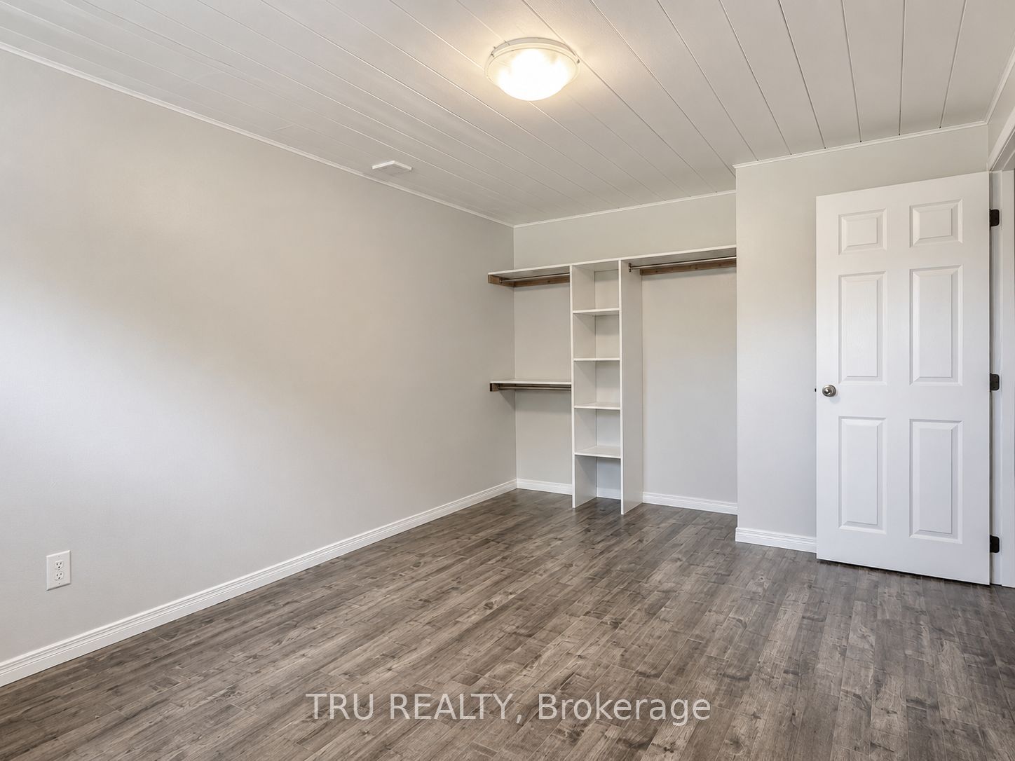 2315 Laval Street Property Photo 23