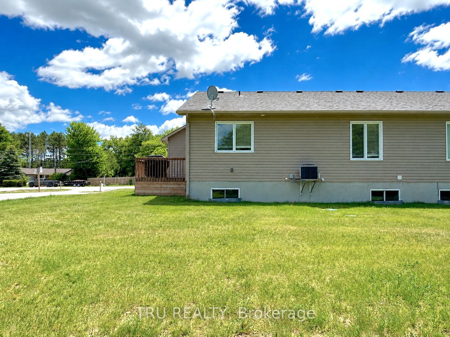 2315 Laval Street Property Photo 28