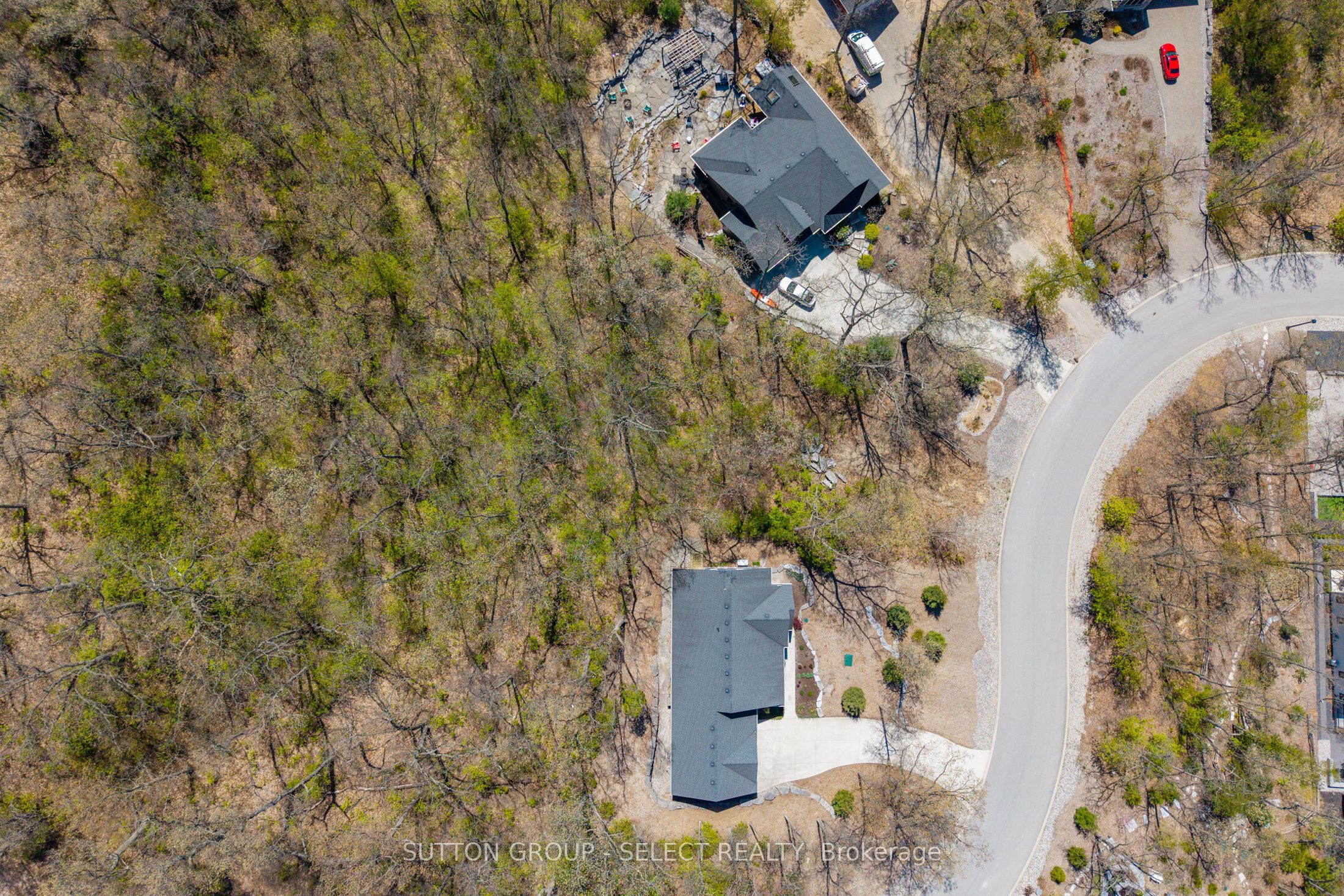 10126 Pinery Bluffs Rd Property Photo 7