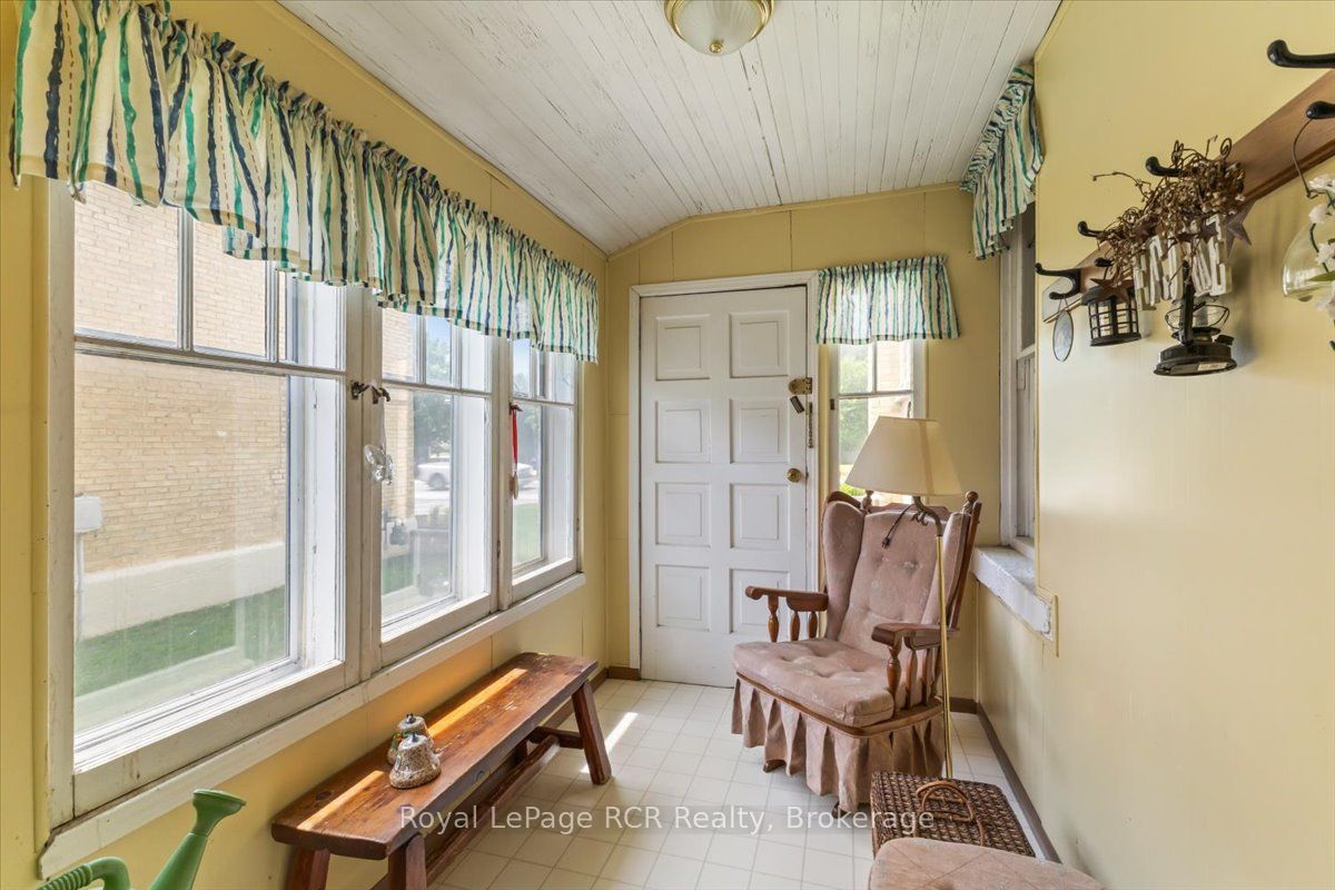 865 7th Avenue Property Photo 6