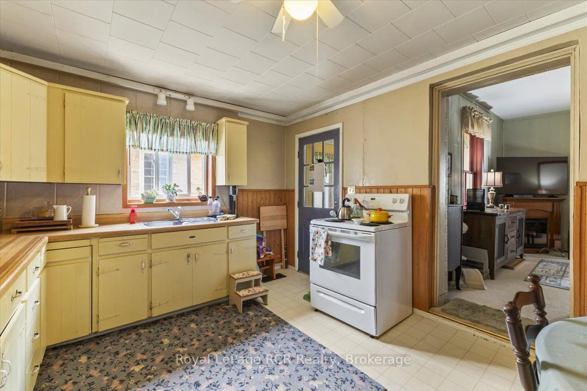 865 7th Avenue Property Photo 7