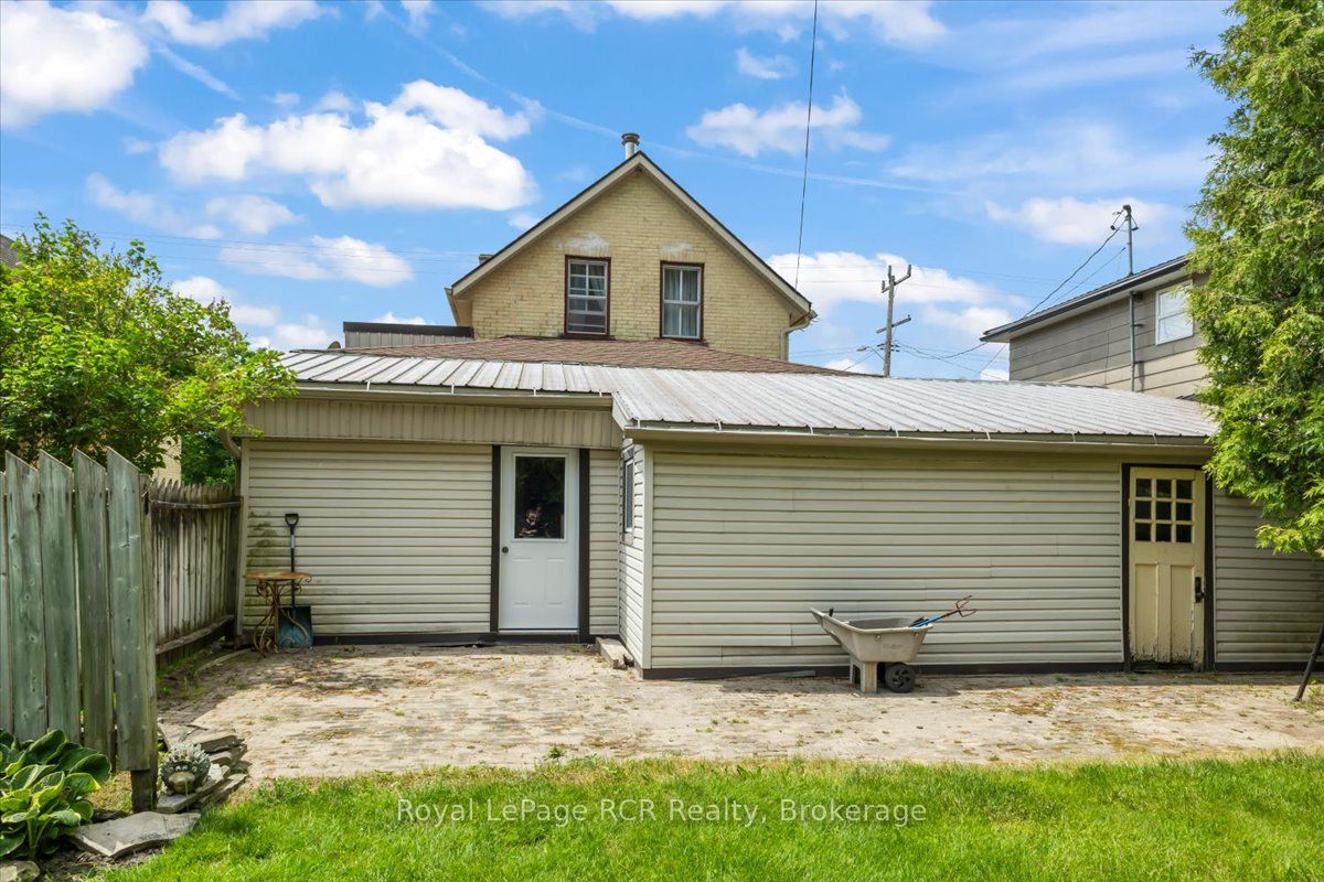 865 7th Avenue Property Photo 21