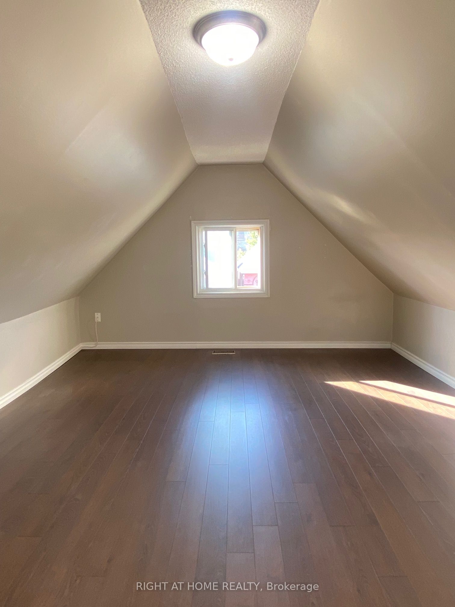 60 Arthur Avenue N Property Photo 16