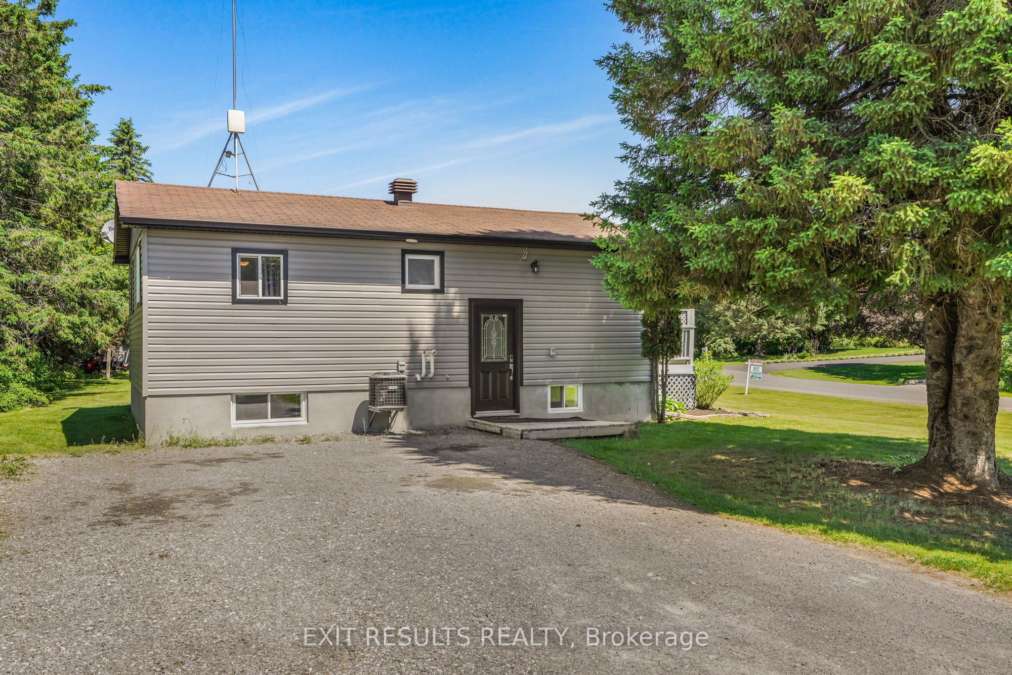8 Beaver Lane Property Photo 2