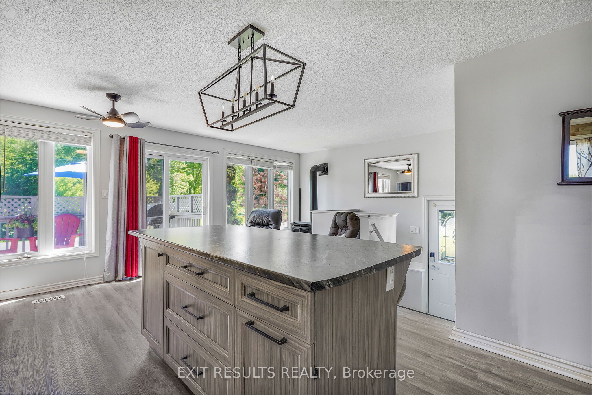 8 Beaver Lane Property Photo 6