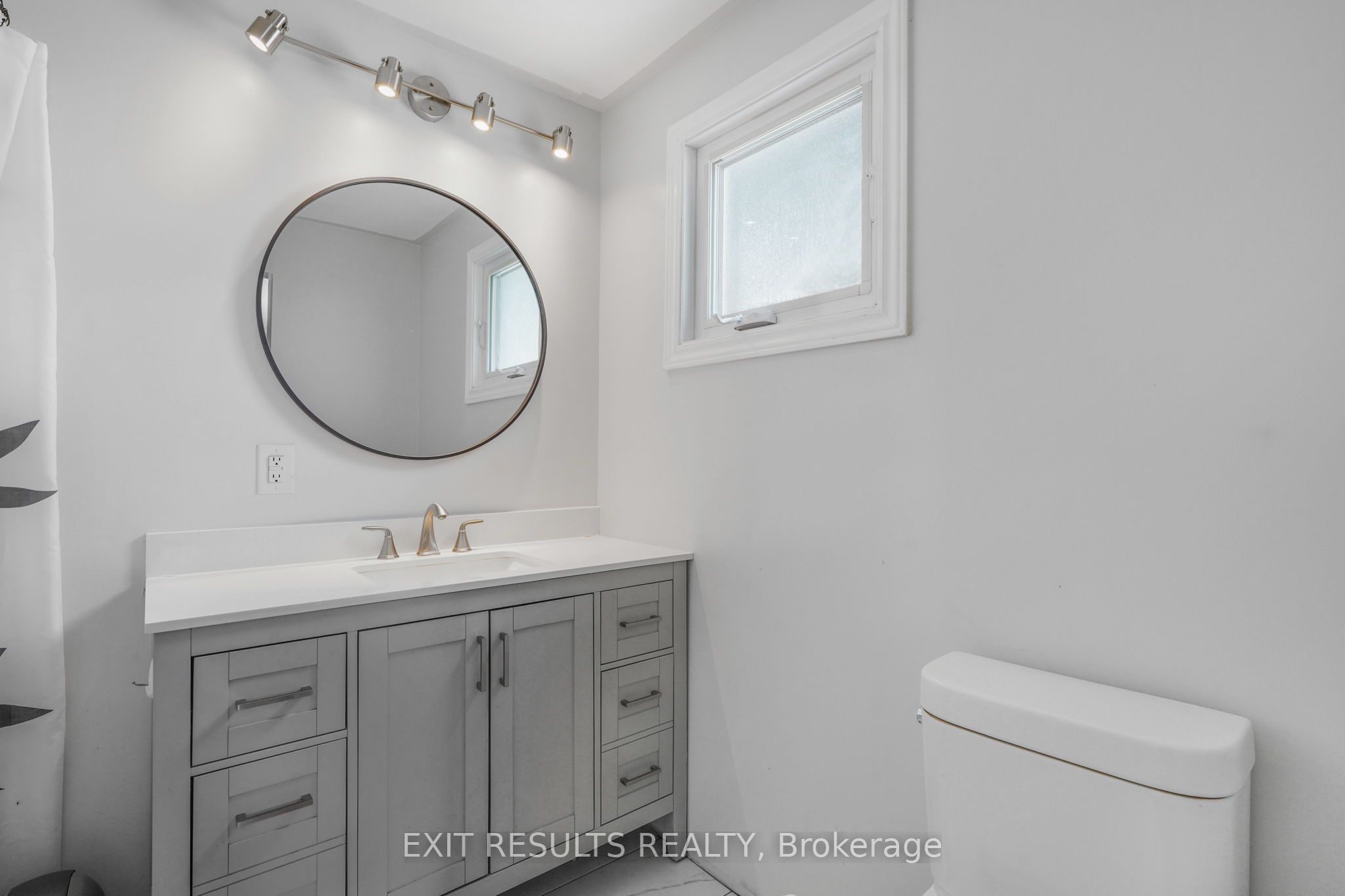 8 Beaver Lane Property Photo 12