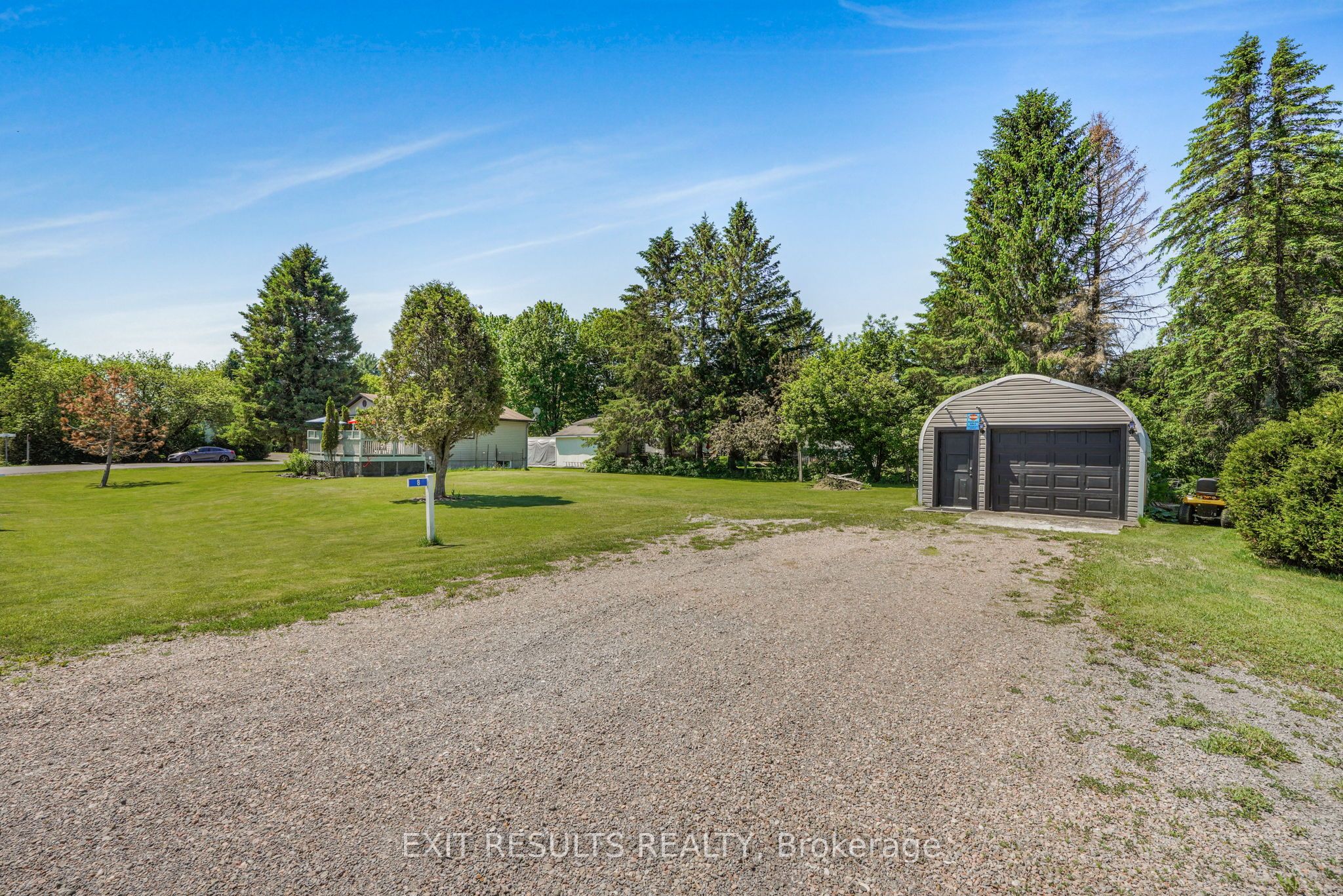 8 Beaver Lane Property Photo 20