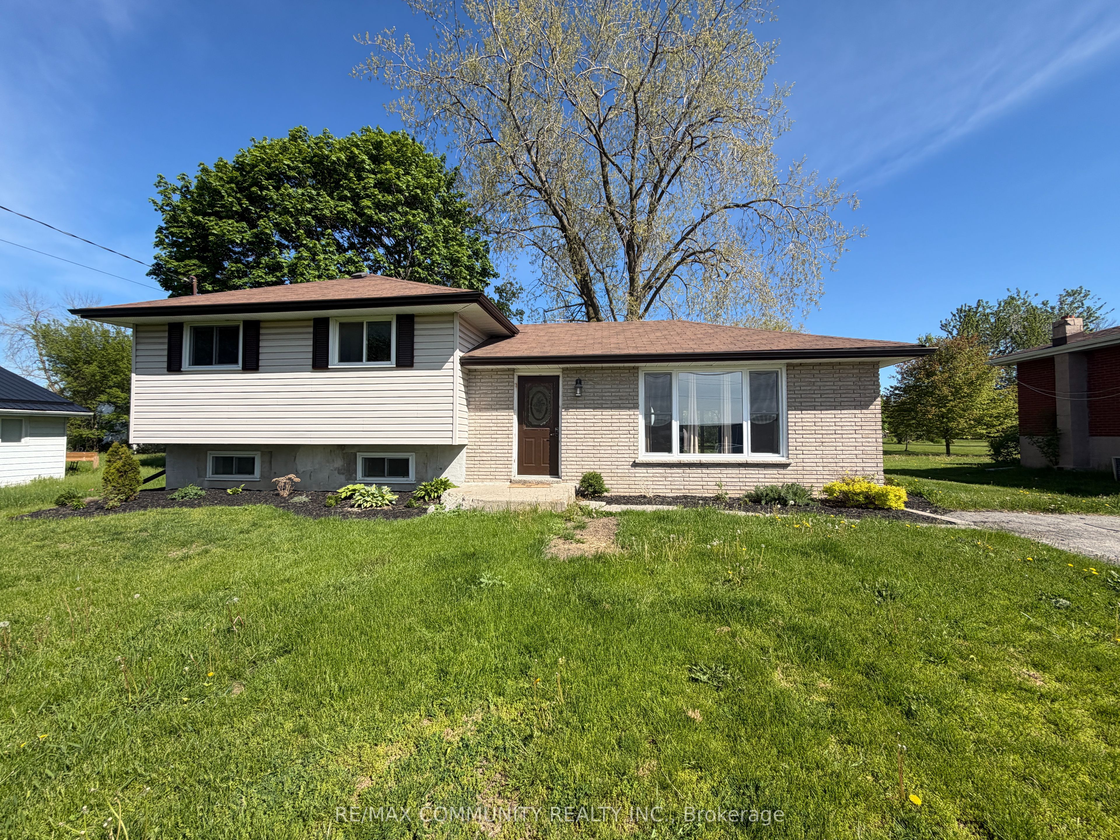 2292 Hamilton Road Property Photo 1