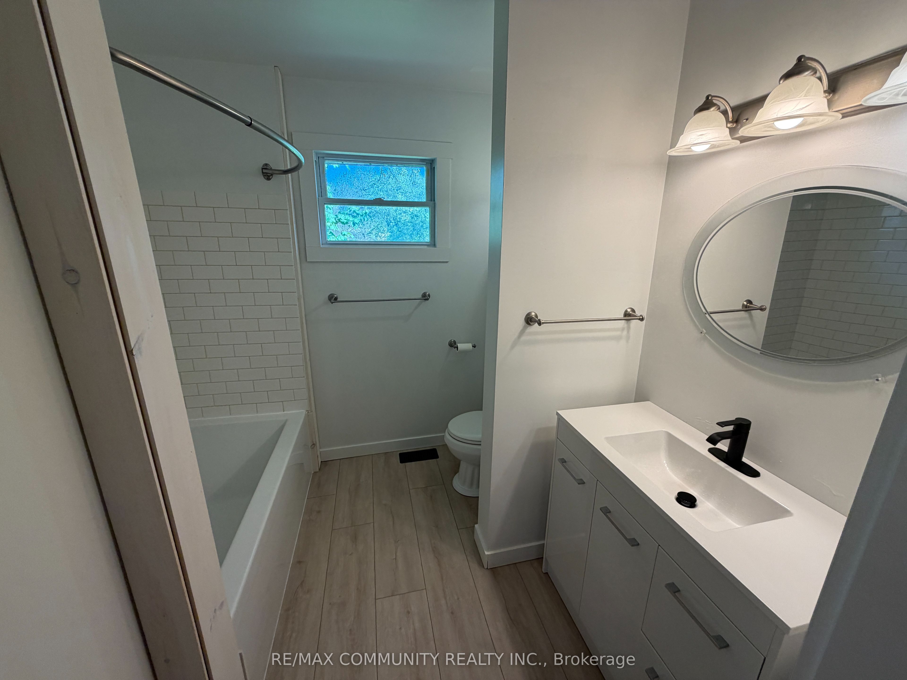 2292 Hamilton Road Property Photo 3