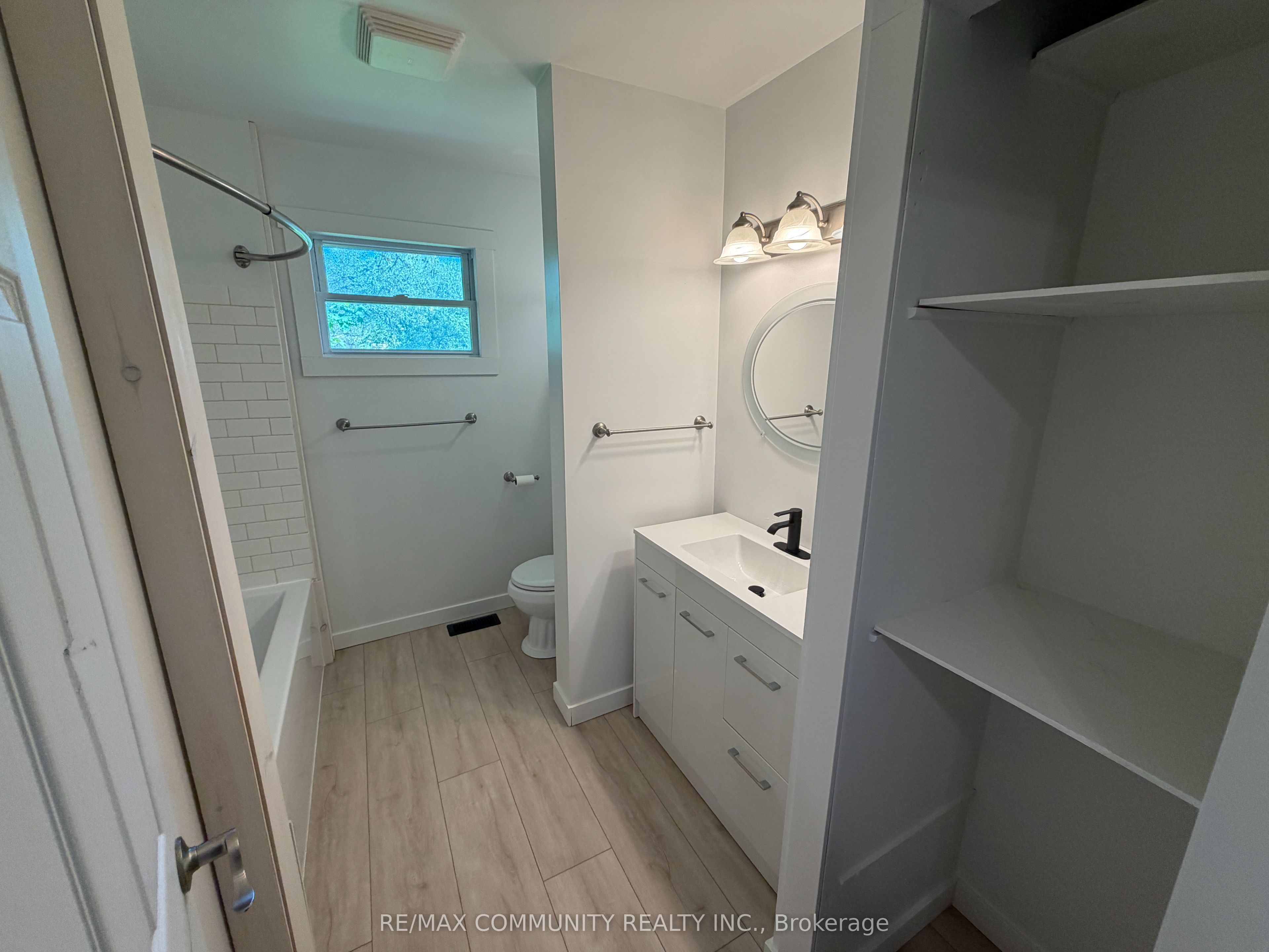 2292 Hamilton Road Property Photo 4