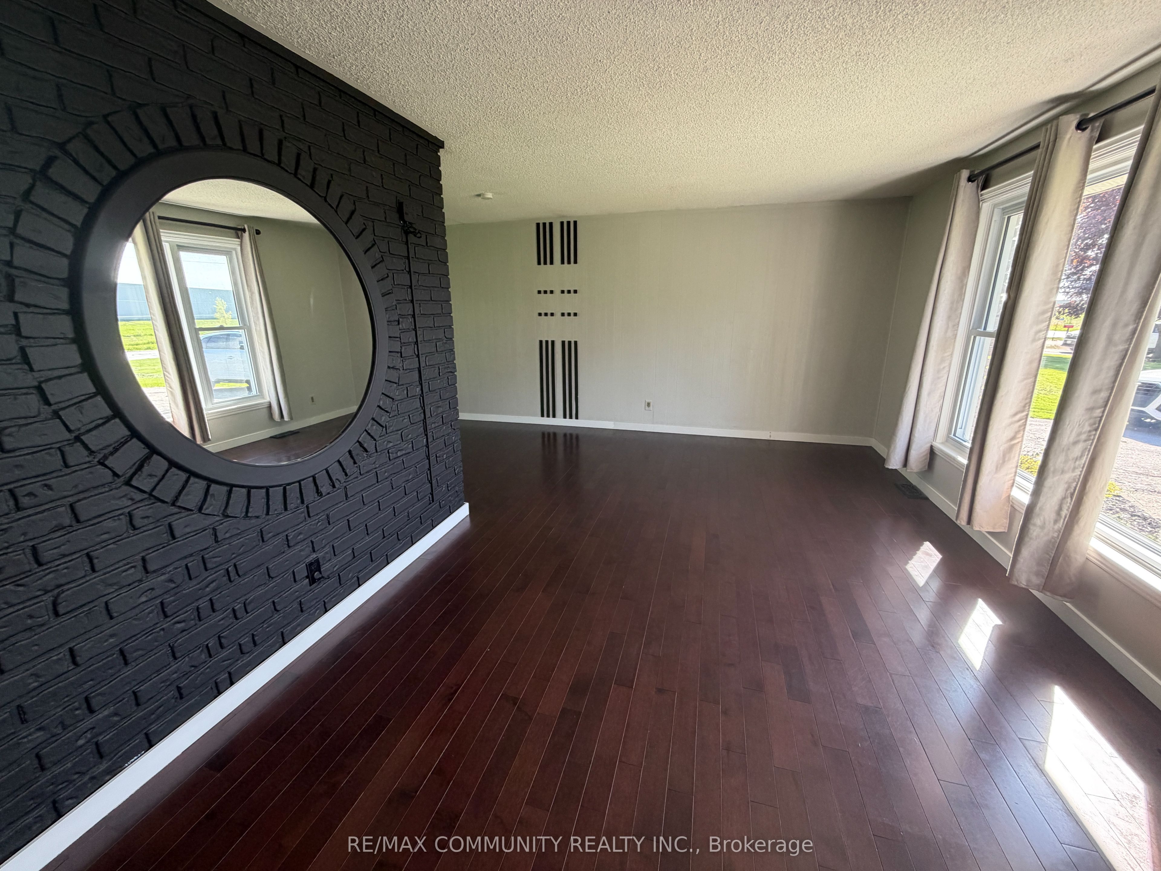 2292 Hamilton Road Property Photo 6