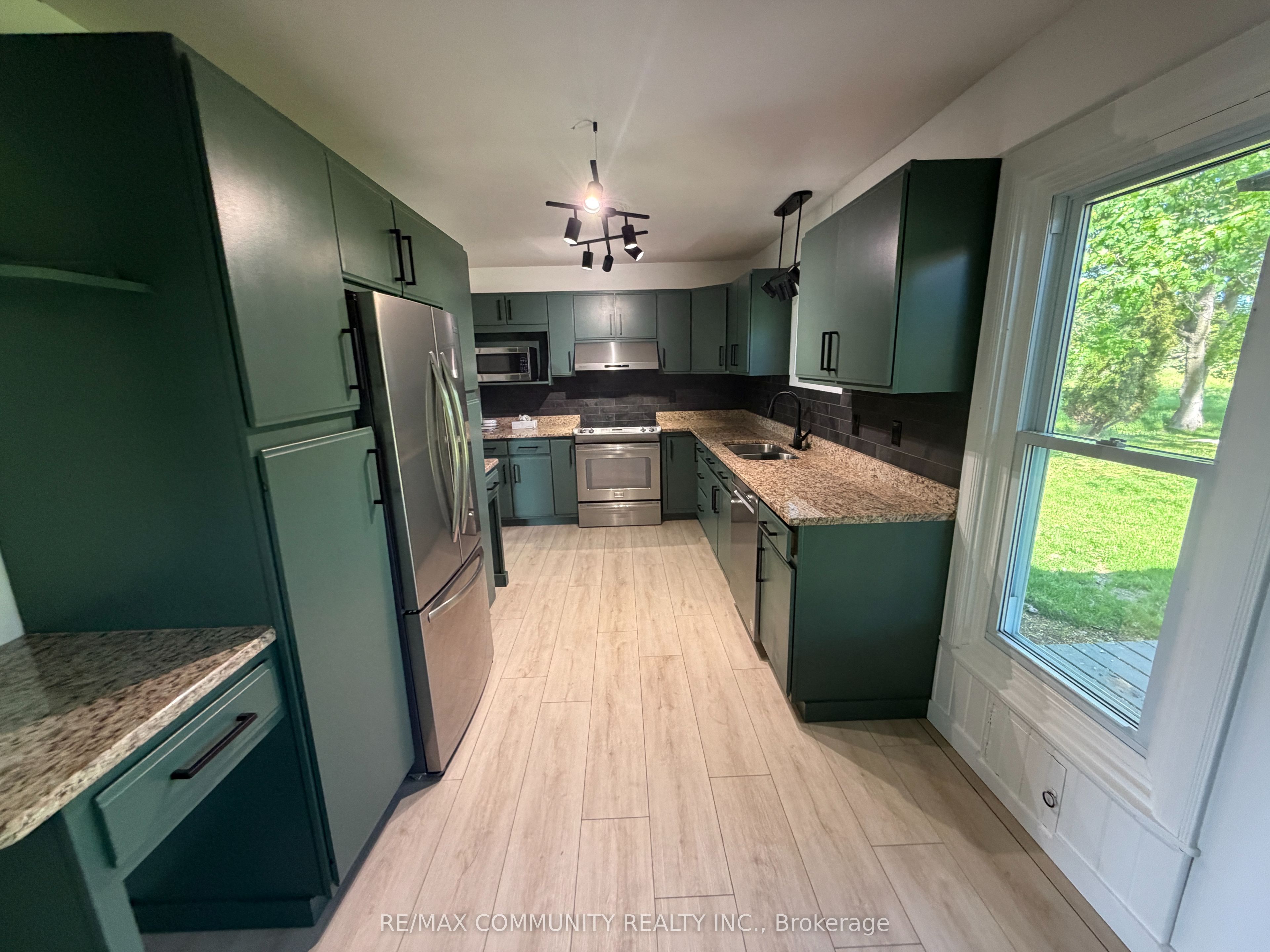 2292 Hamilton Road Property Photo 21
