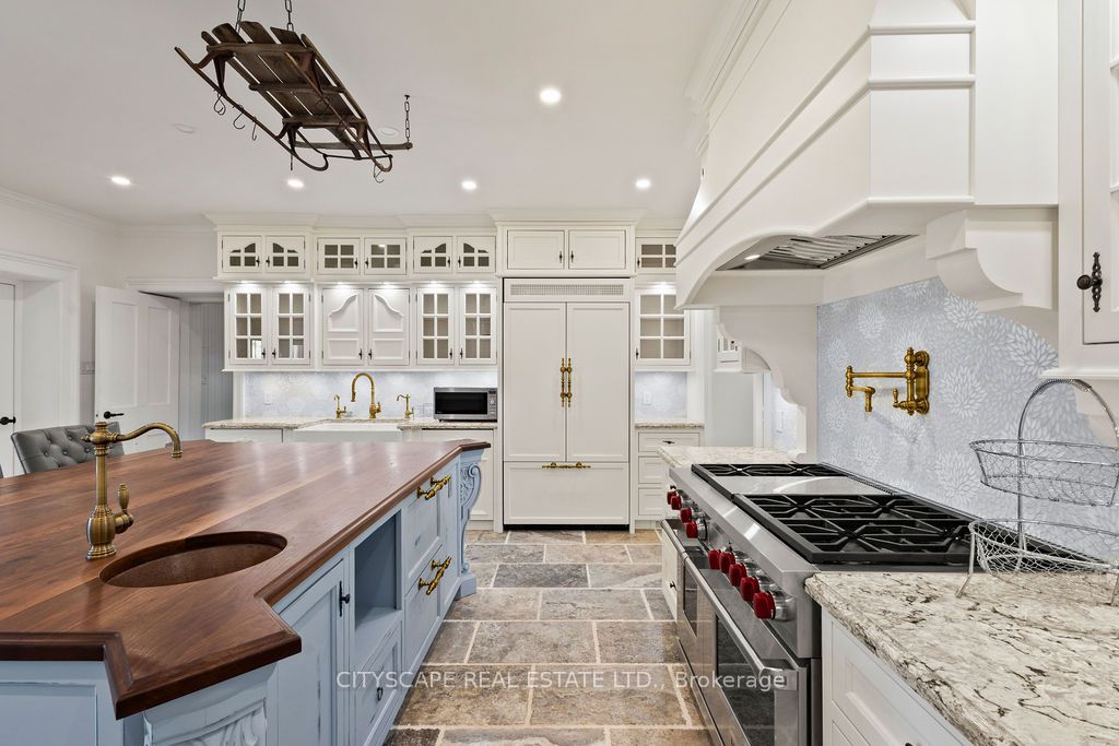 5008 Ninth Line Property Photo 4