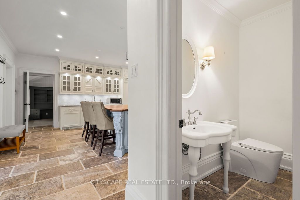 5008 Ninth Line Property Photo 14
