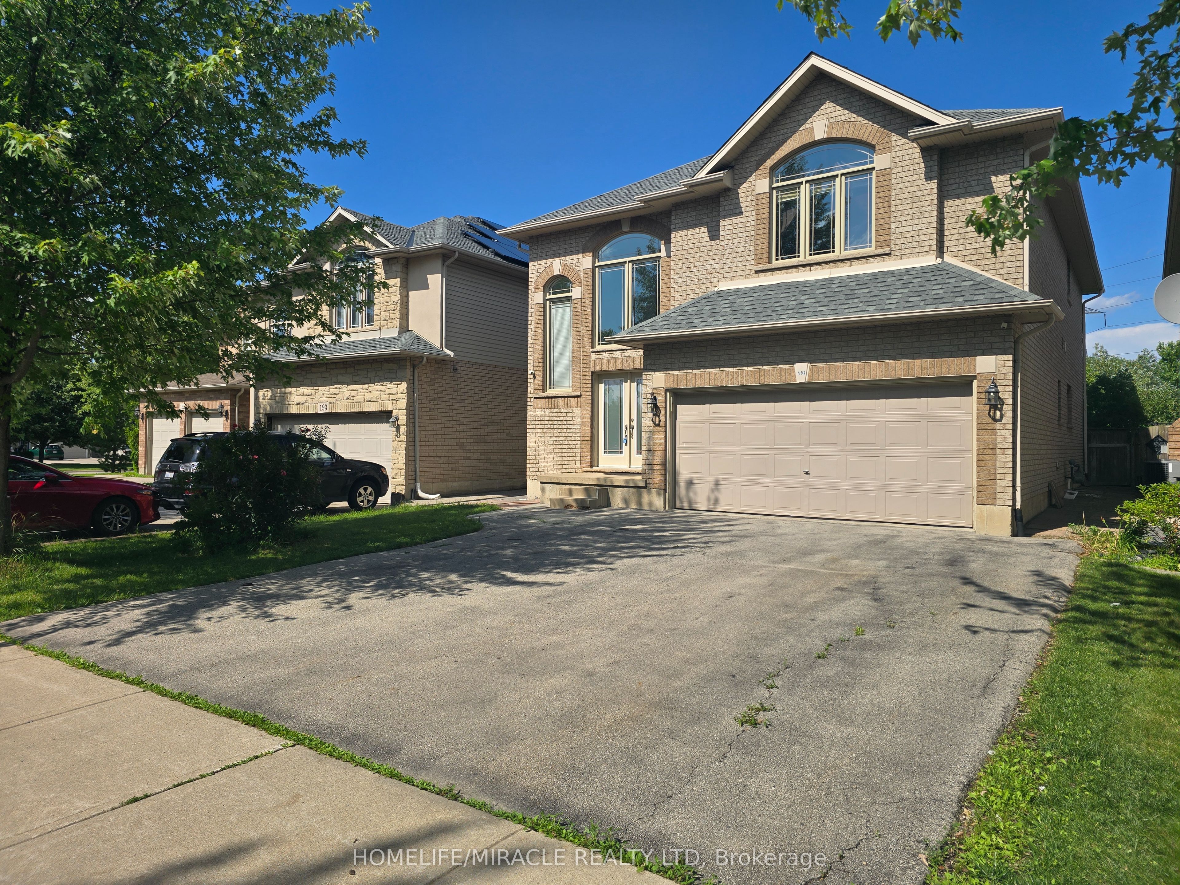 197 Cloverleaf Drive Property Photo 2