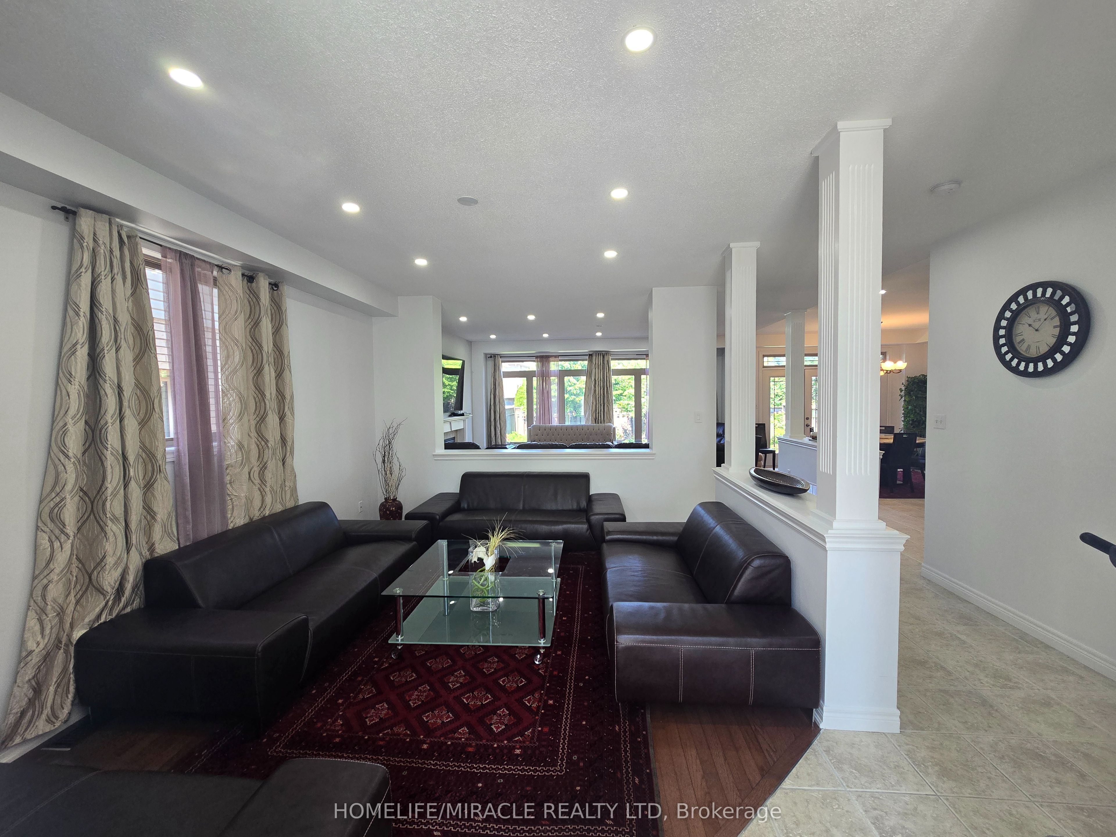 197 Cloverleaf Drive Property Photo 8