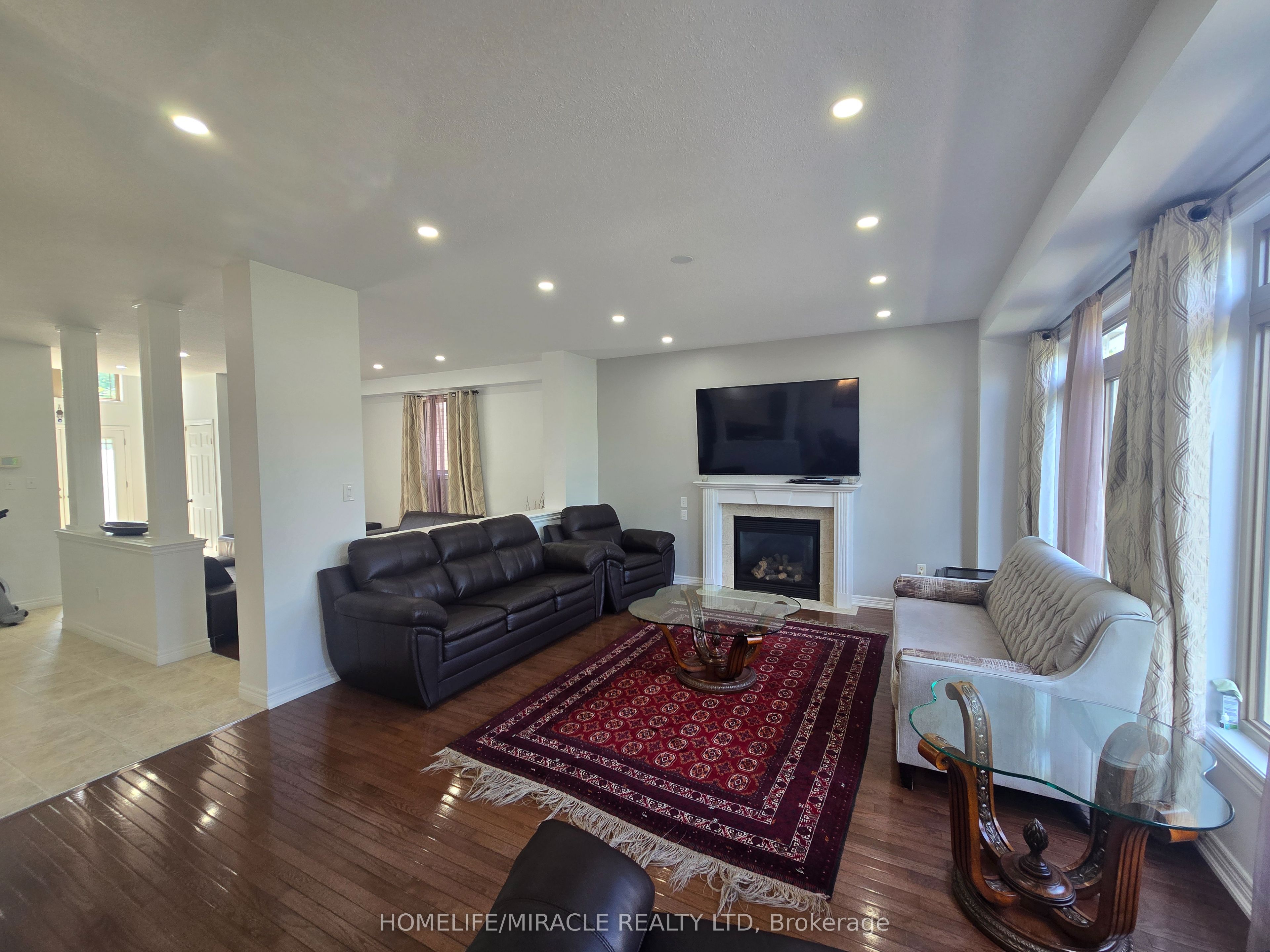 197 Cloverleaf Drive Property Photo 11