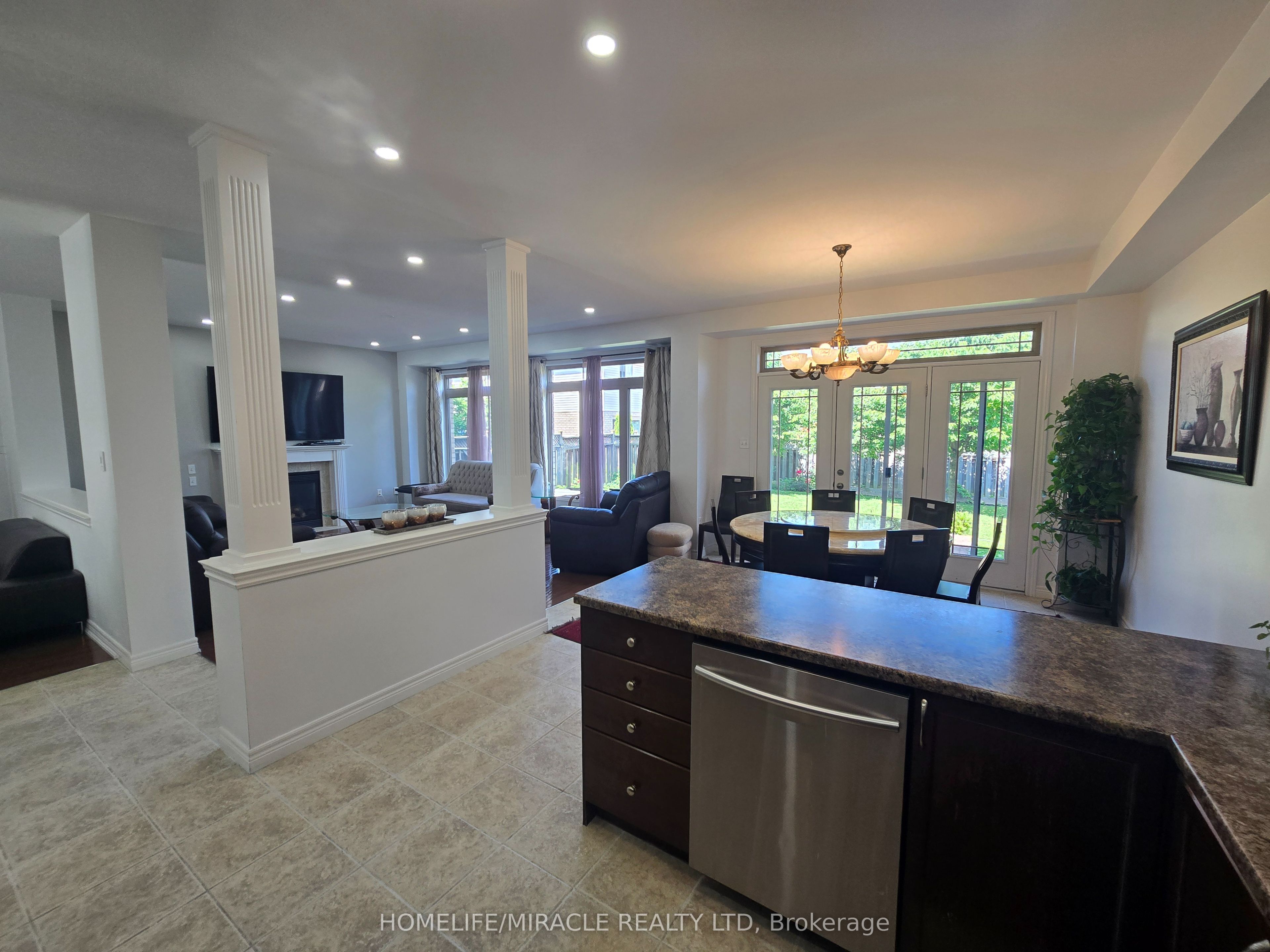 197 Cloverleaf Drive Property Photo 18