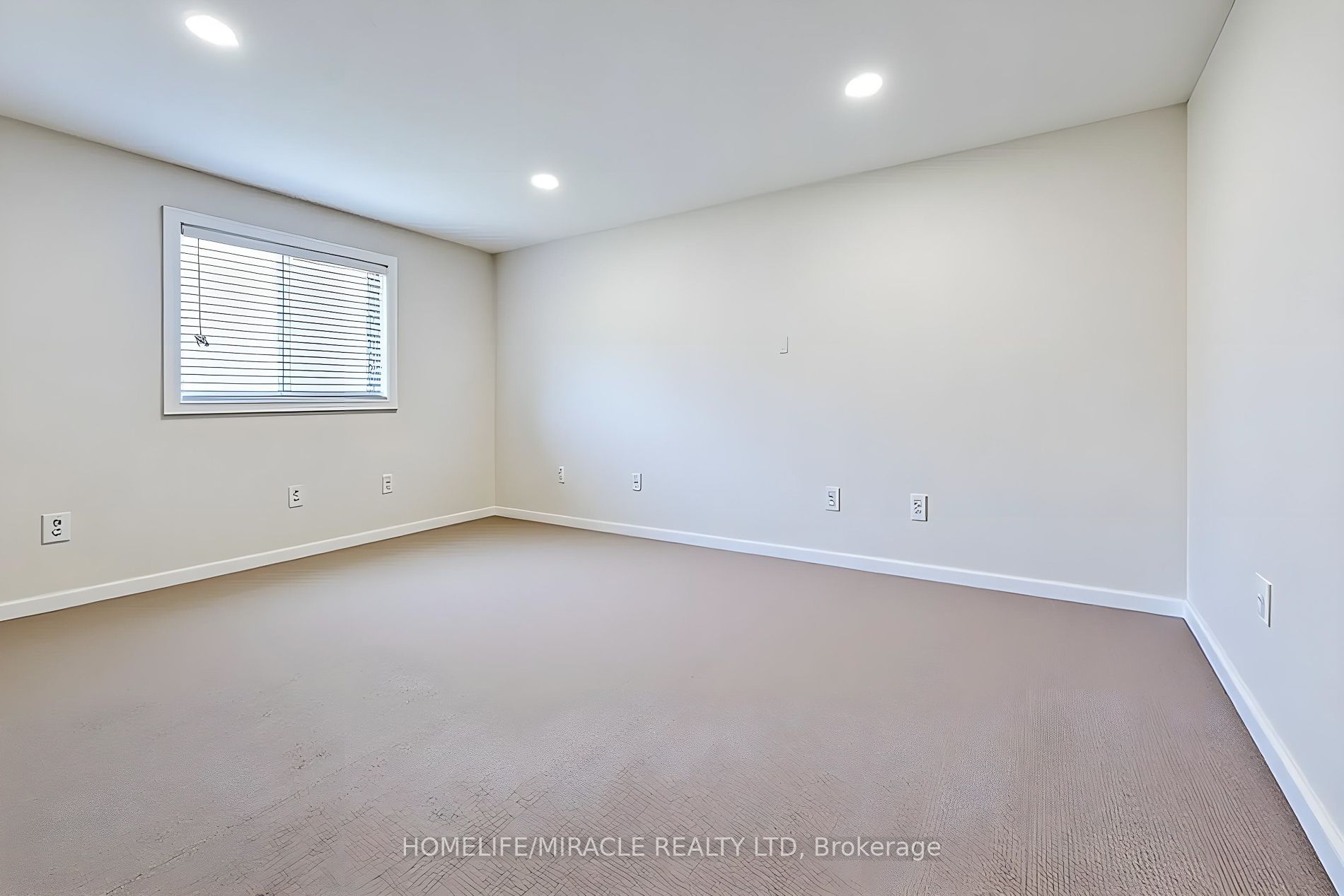 197 Cloverleaf Drive Property Photo 29