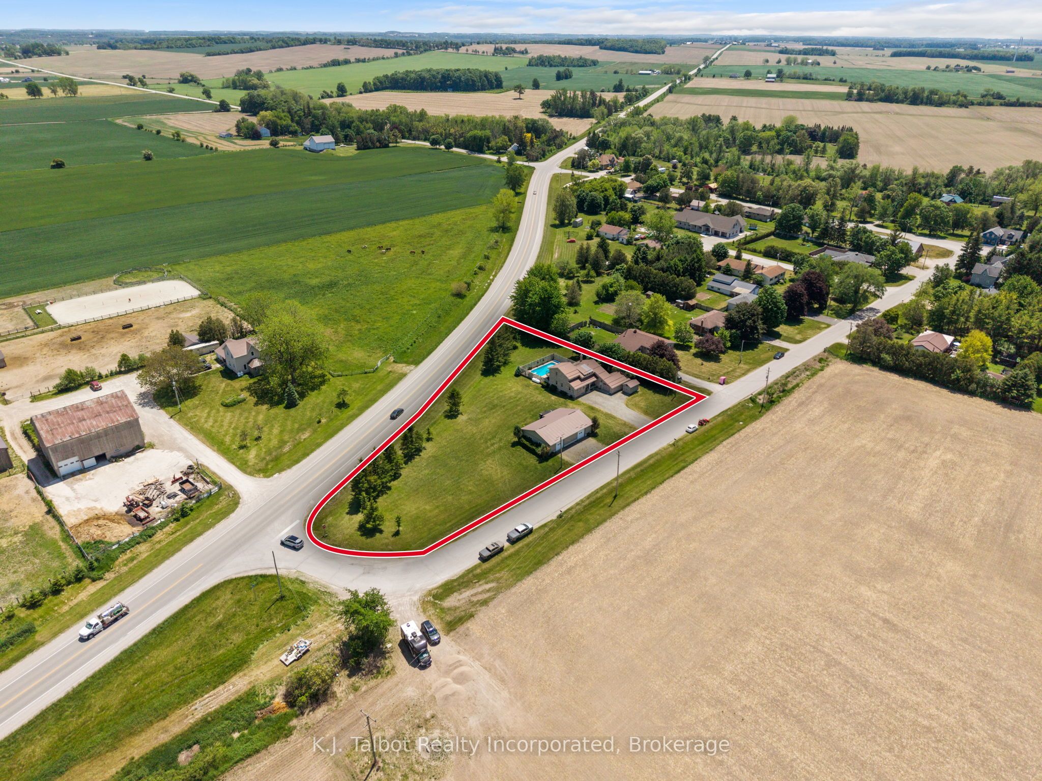 83054 Corrins Line Property Photo 4