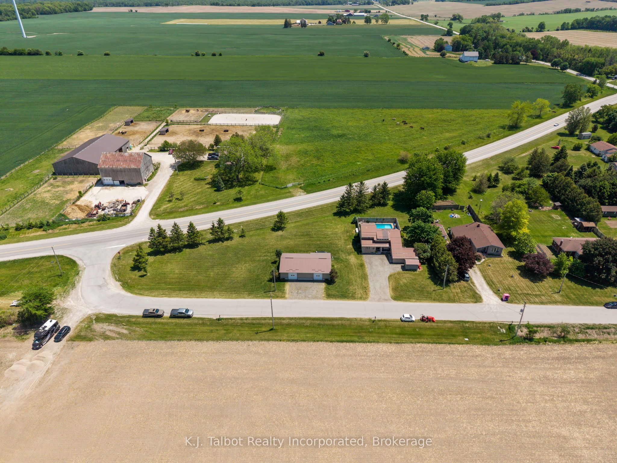 83054 Corrins Line Property Photo 6