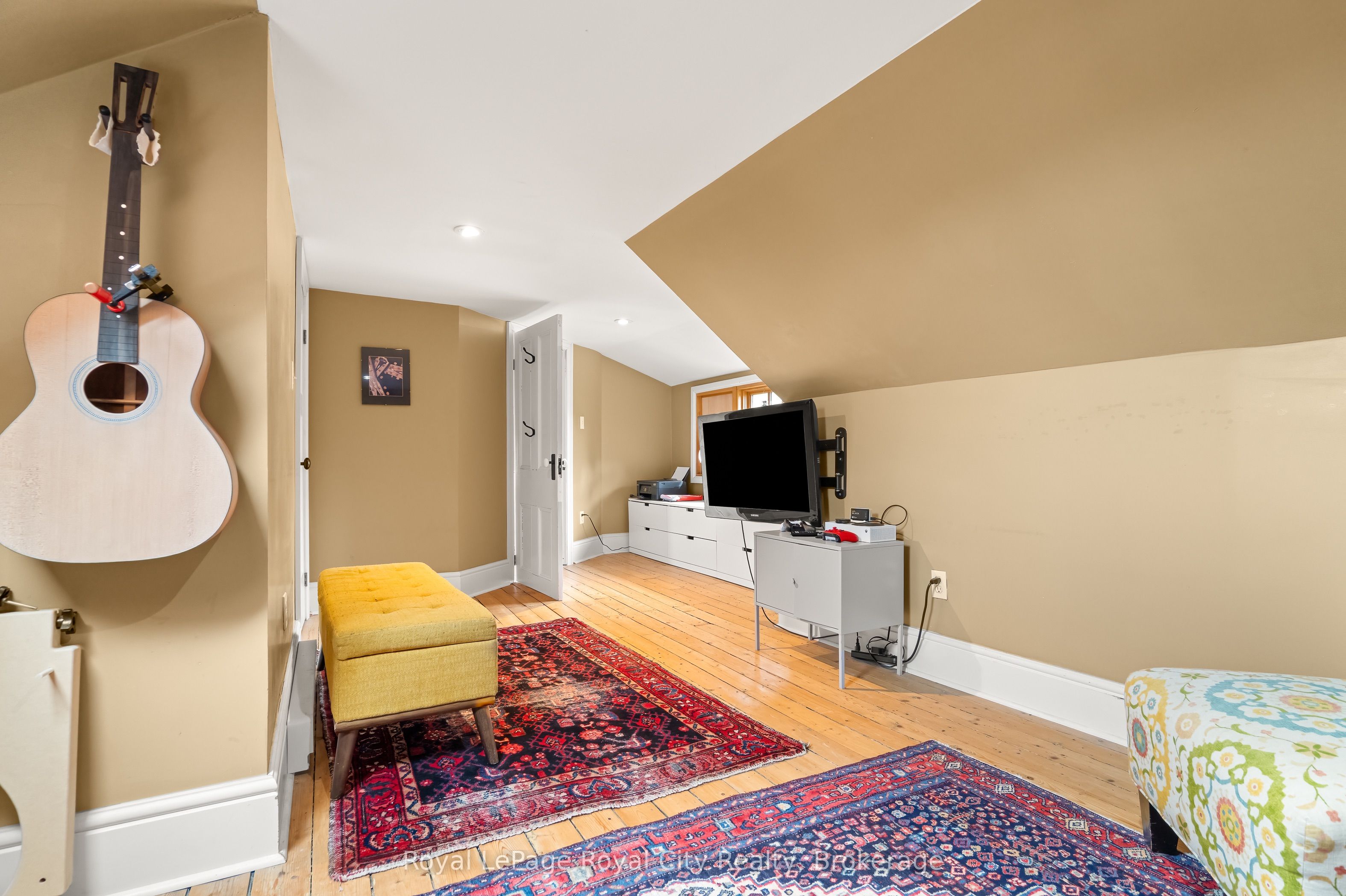 19 London Road E Property Photo 40