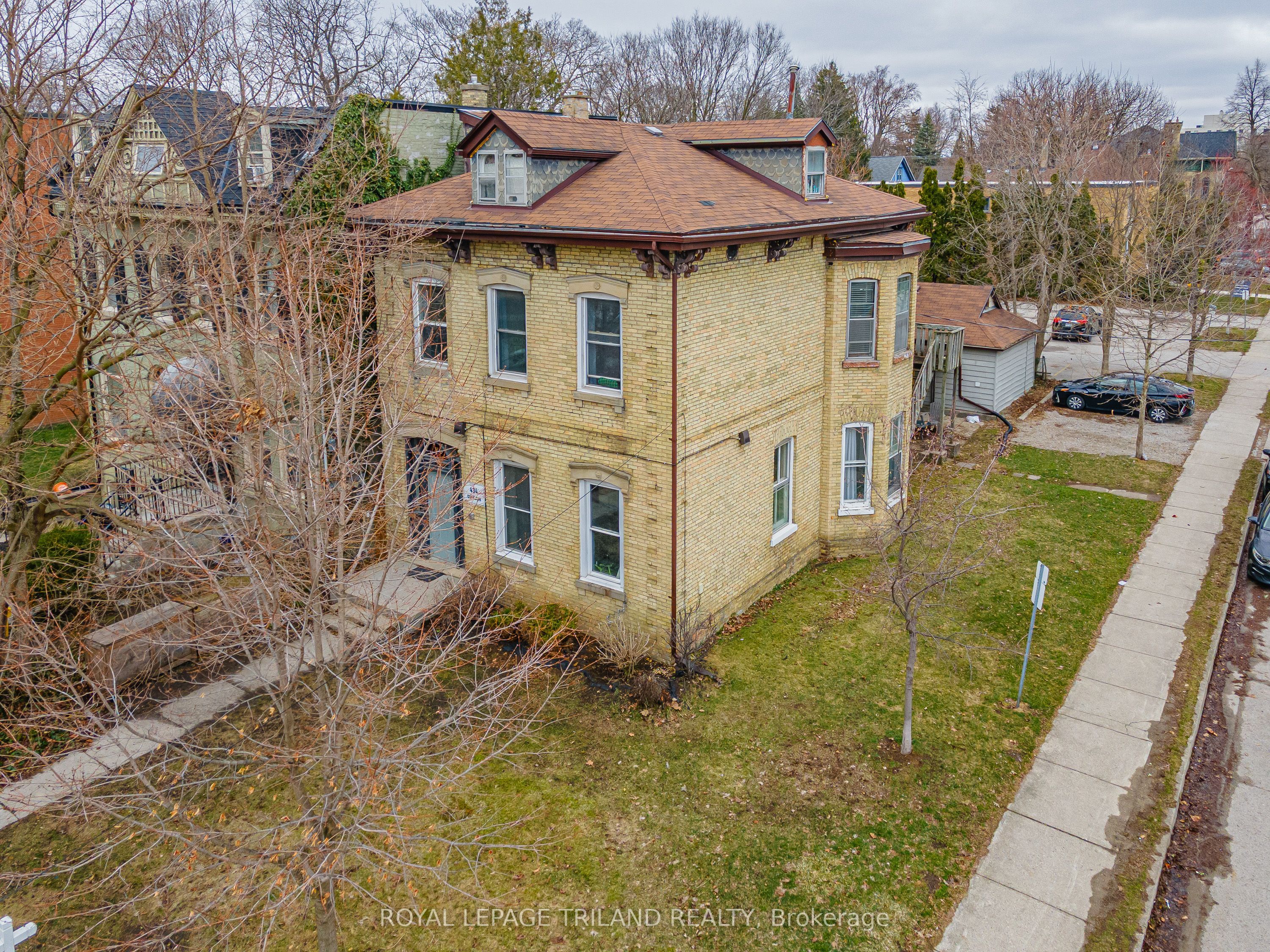 434 Dufferin Avenue Property Photo 2