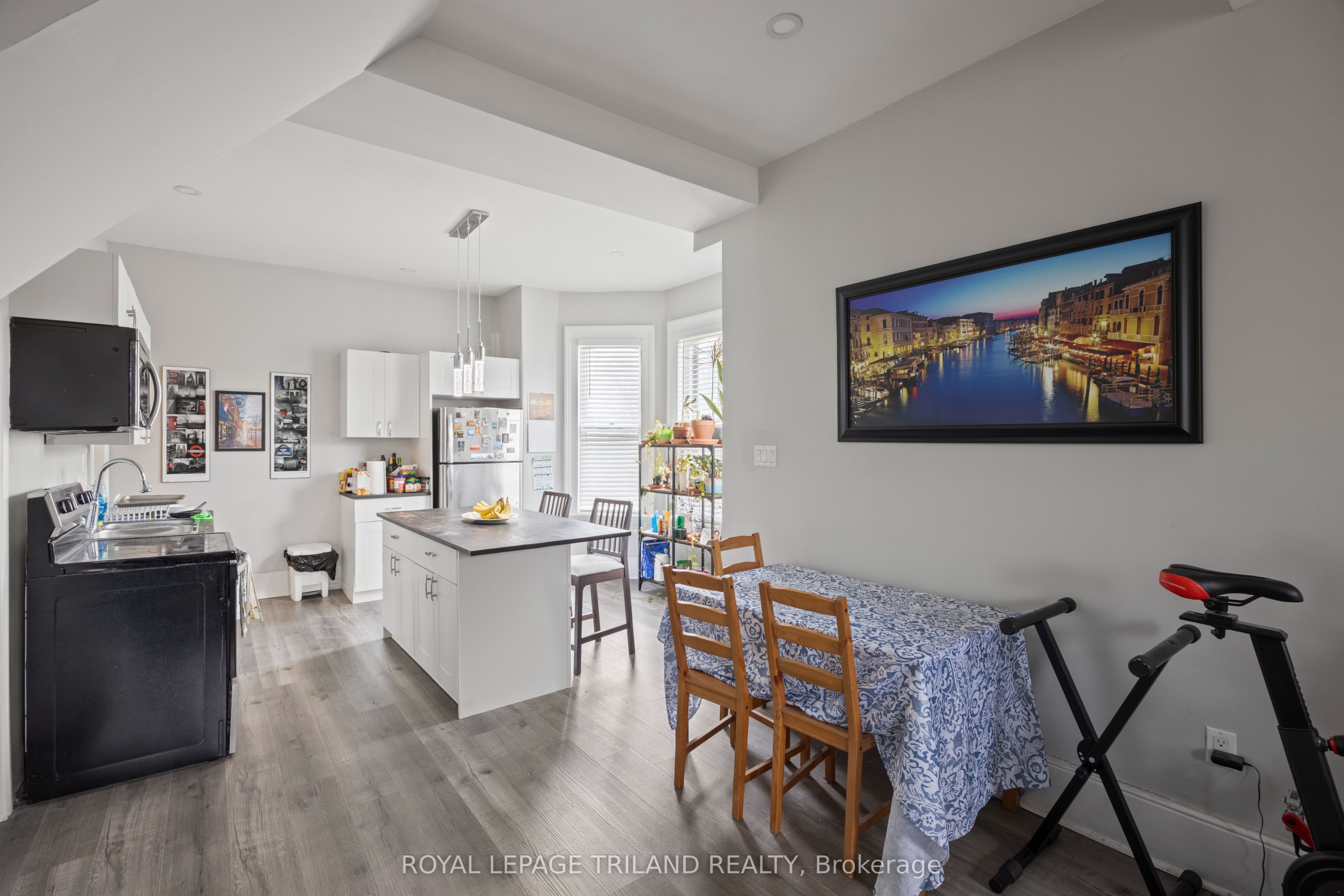 434 Dufferin Avenue Property Photo 6