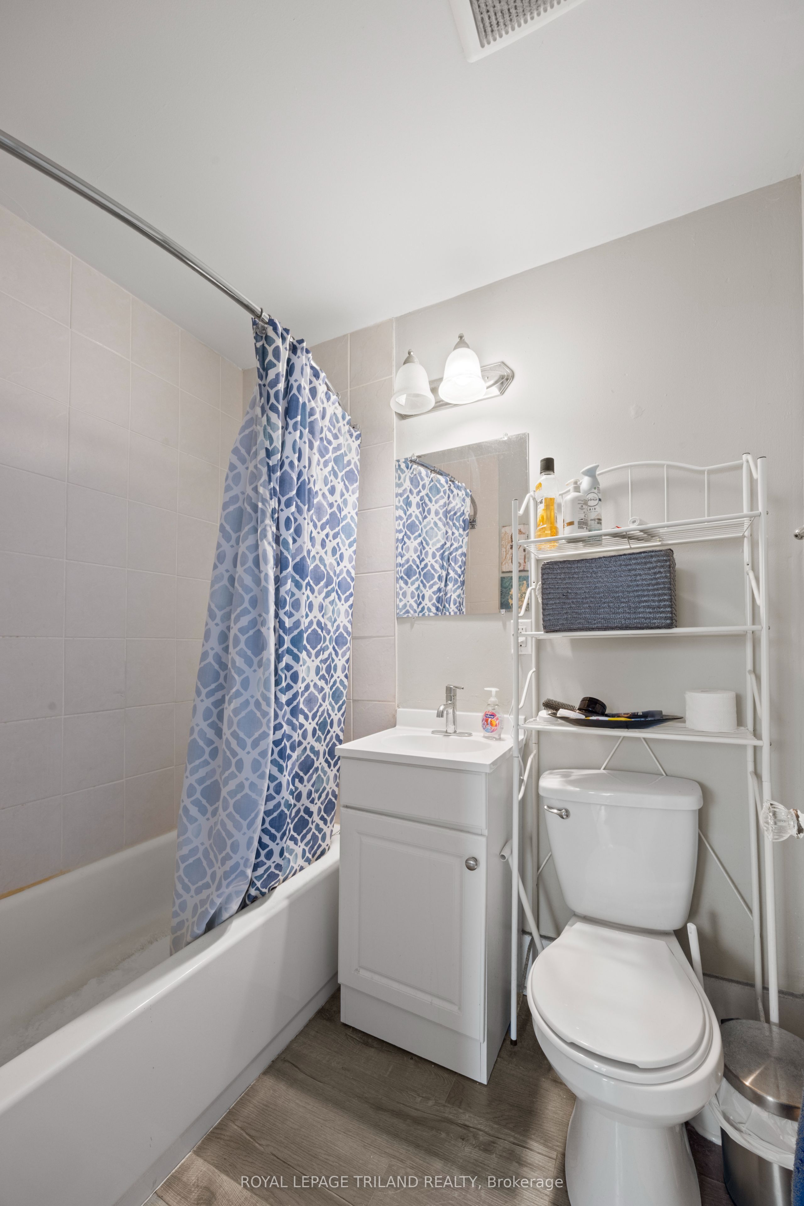 434 Dufferin Avenue Property Photo 10