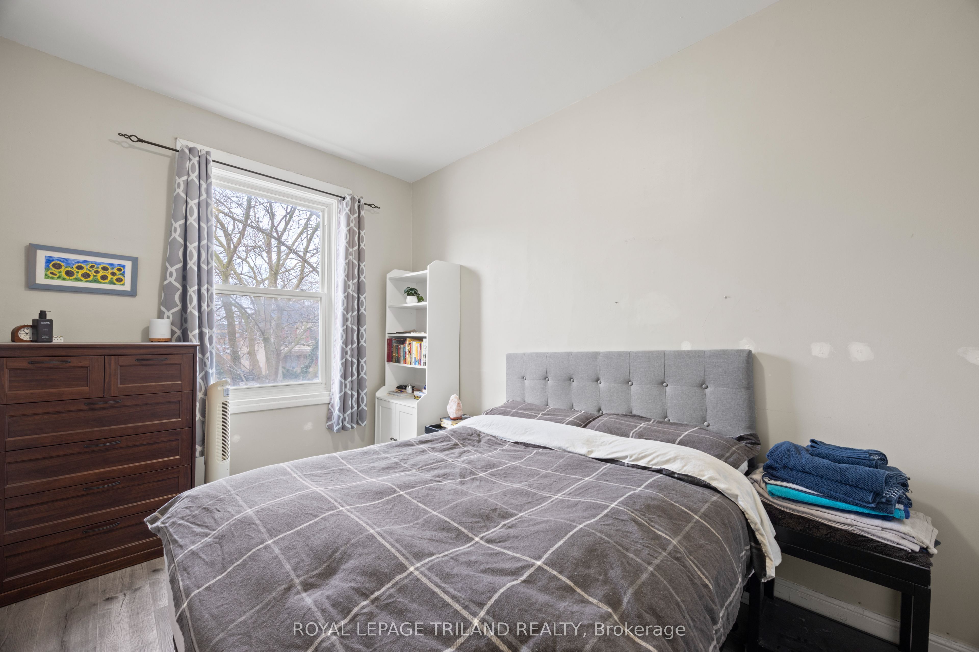 434 Dufferin Avenue Property Photo 11