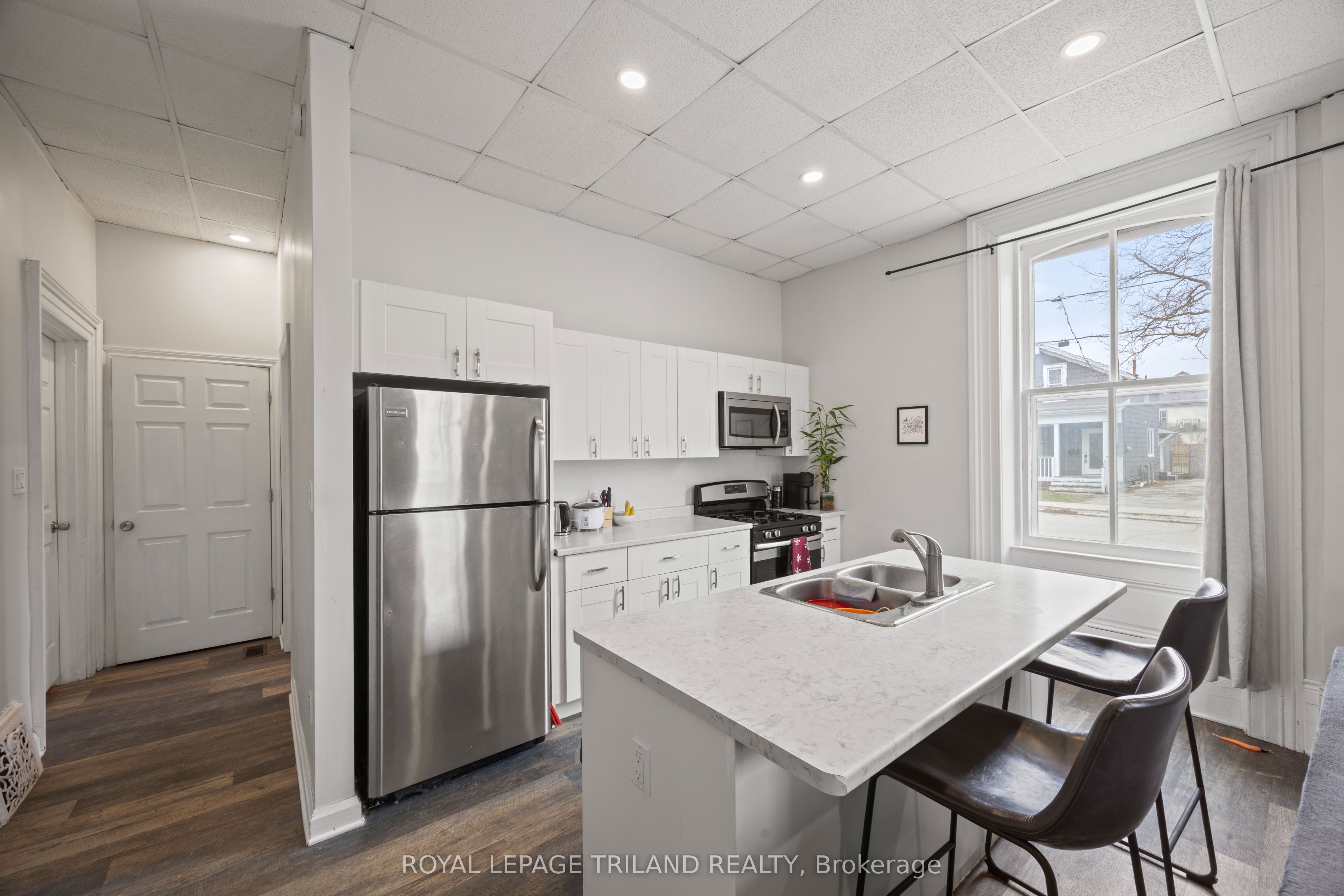 434 Dufferin Avenue Property Photo 18