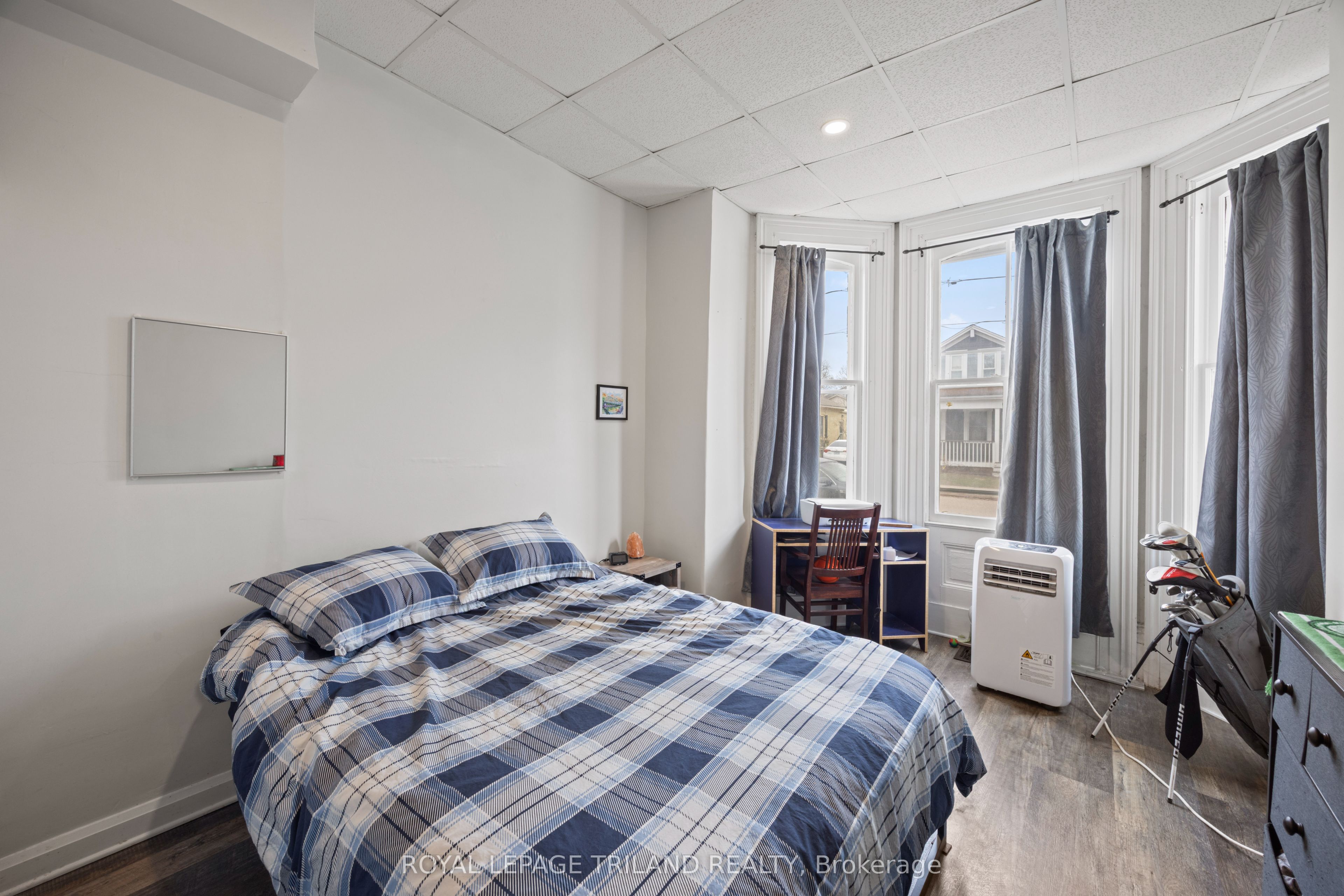 434 Dufferin Avenue Property Photo 20