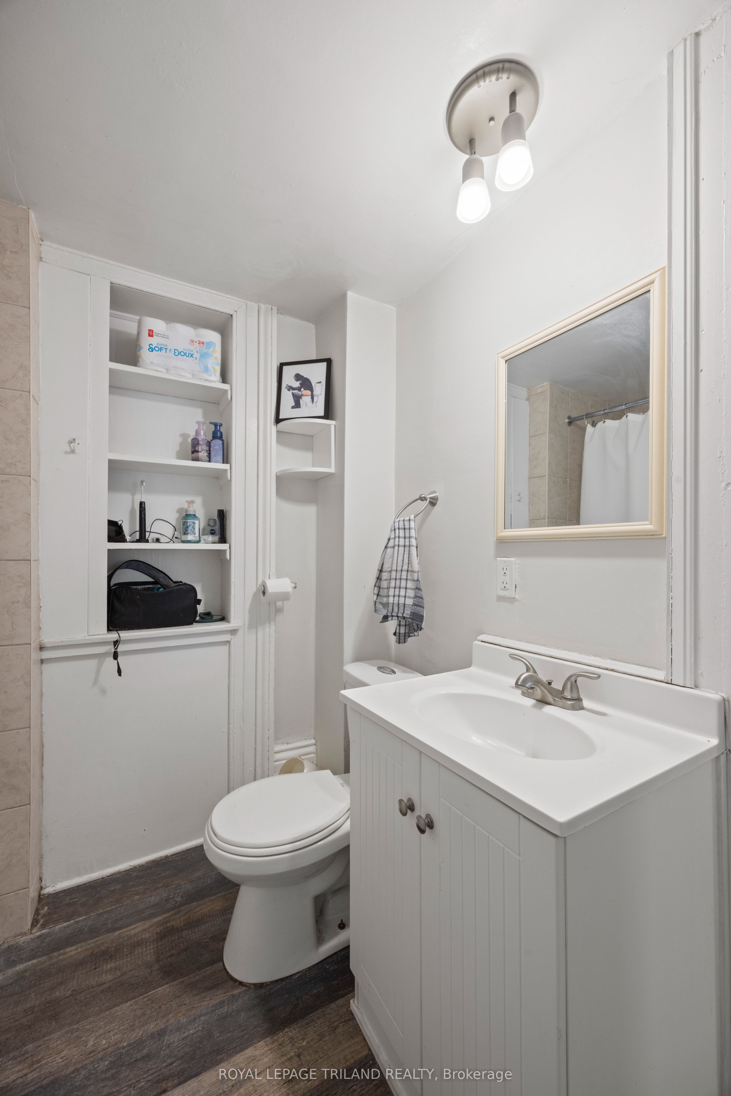 434 Dufferin Avenue Property Photo 22