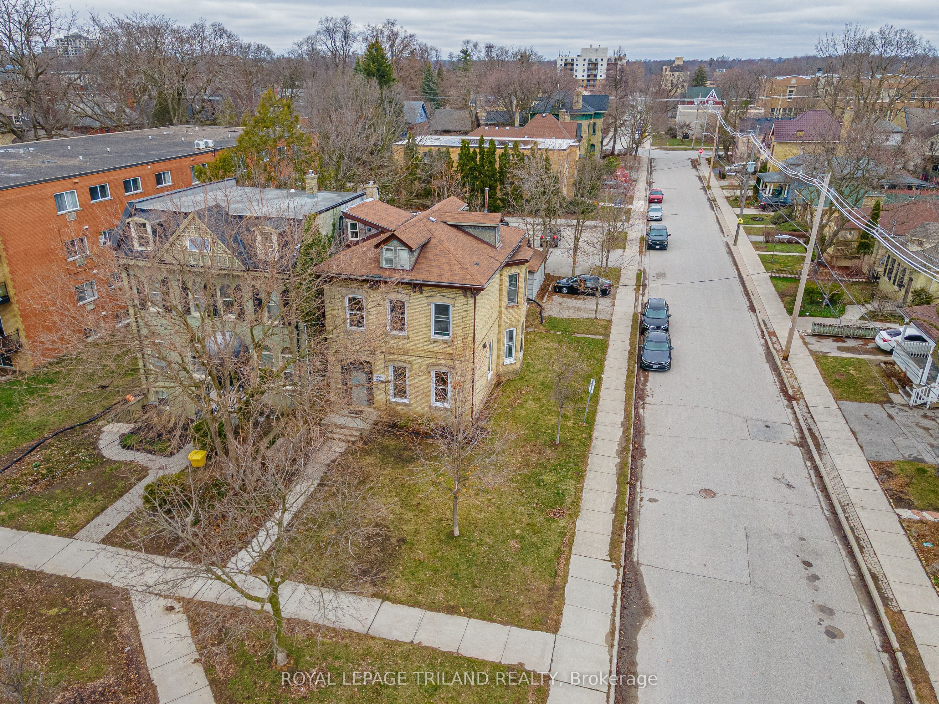 434 Dufferin Avenue Property Photo 25