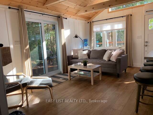 858 Howdenvale Road Property Photo 7
