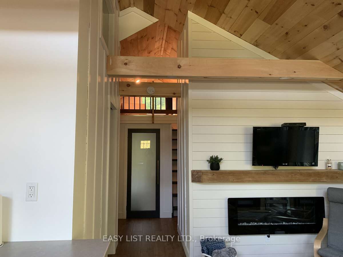 858 Howdenvale Road Property Photo 9