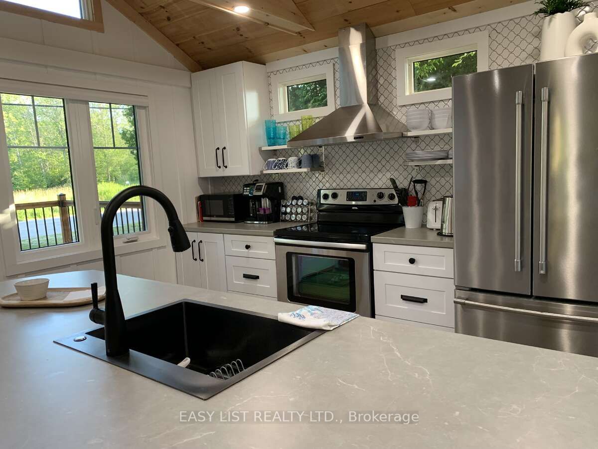 858 Howdenvale Road Property Photo 11