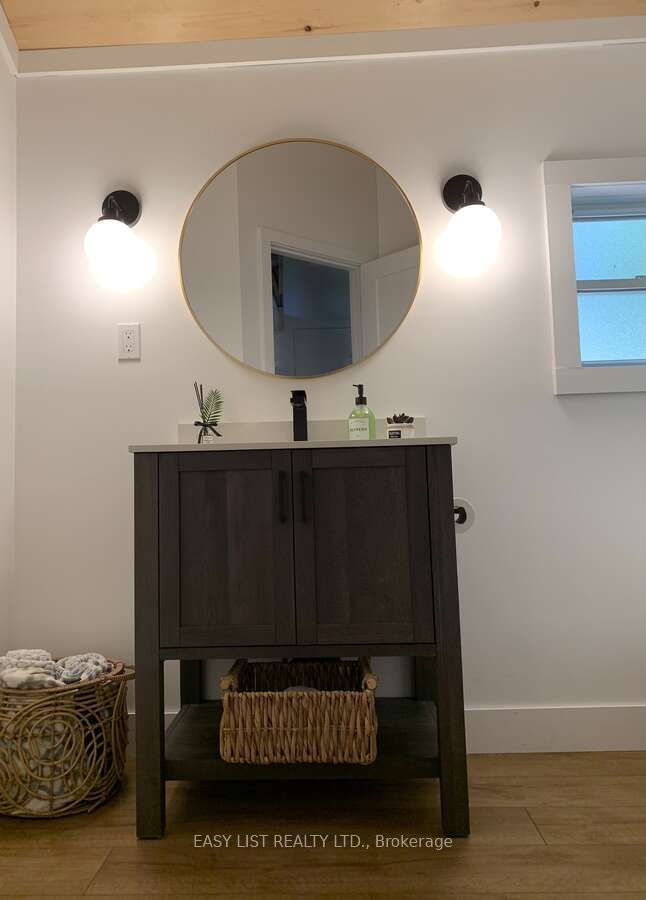 858 Howdenvale Road Property Photo 15