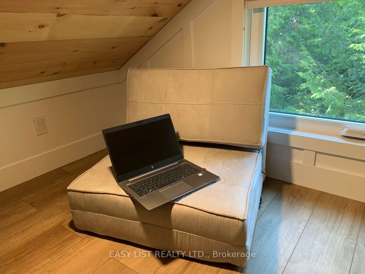 858 Howdenvale Road Property Photo 18