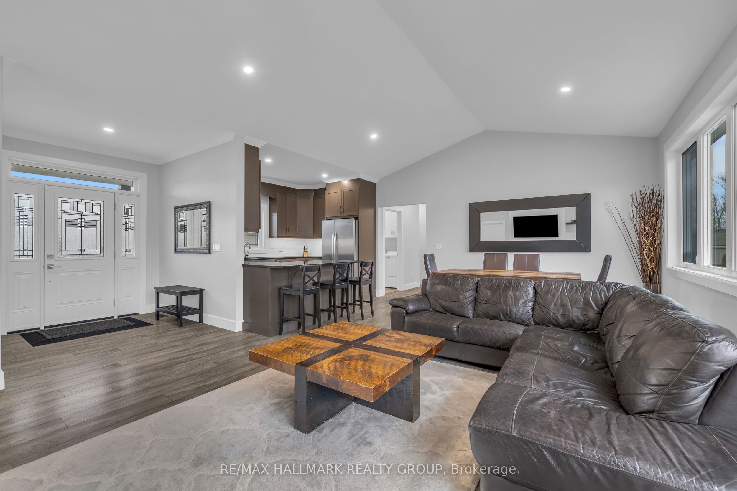 1077 Shearer Drive Property Photo 4