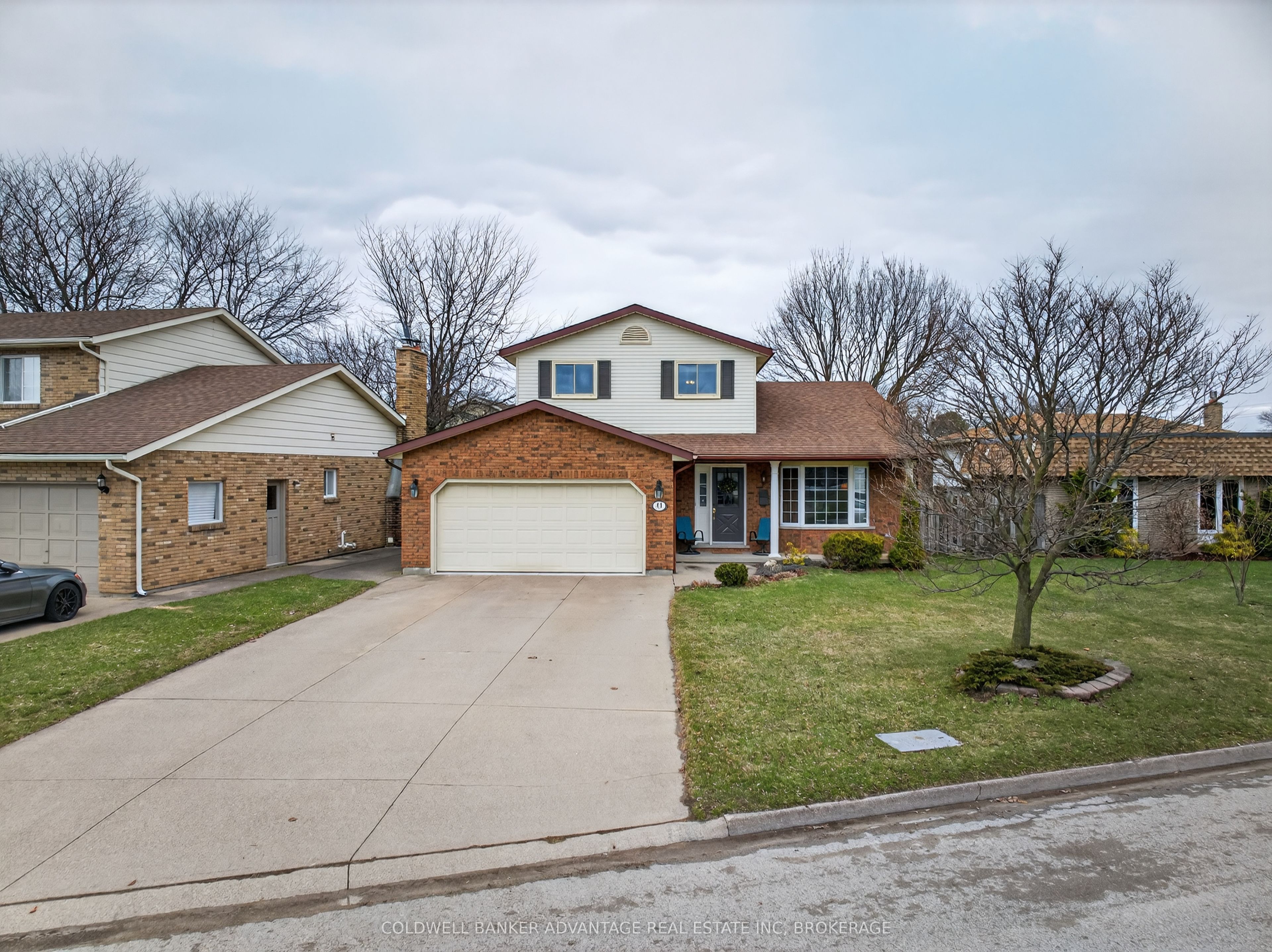 41 Adel Drive E Property Photo 1