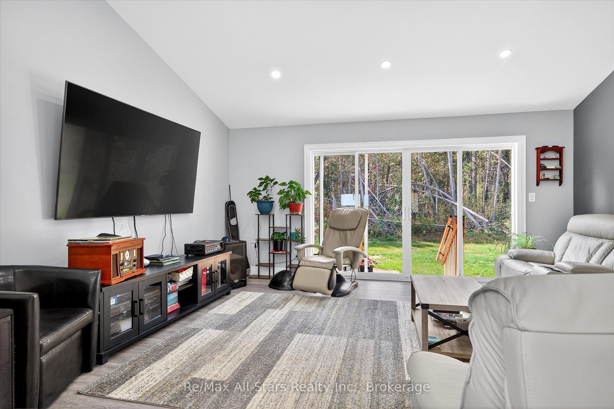 9 Lytle Lane Property Photo 15
