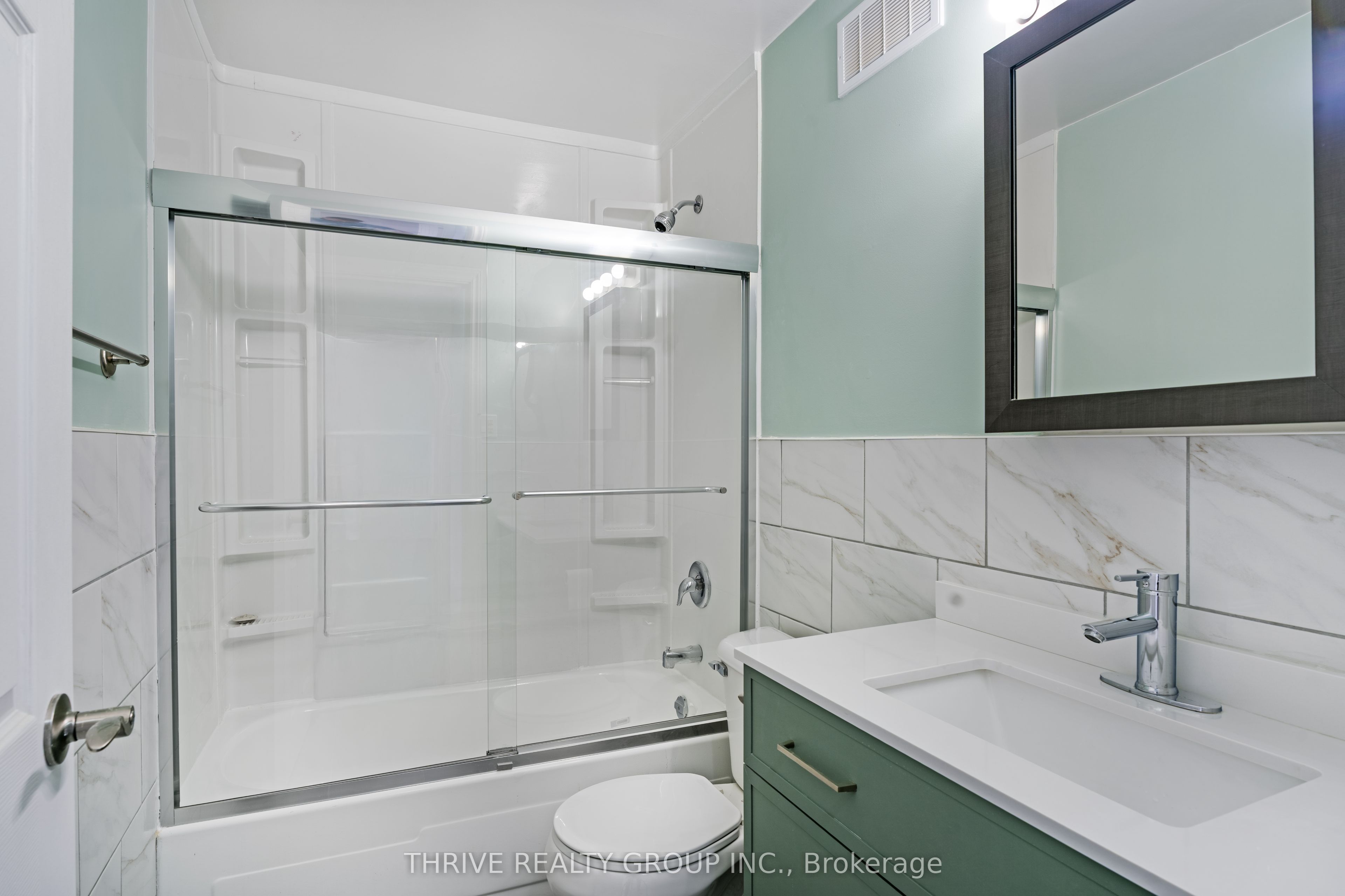 563 Mornington Avenue 610 Property Photo 9