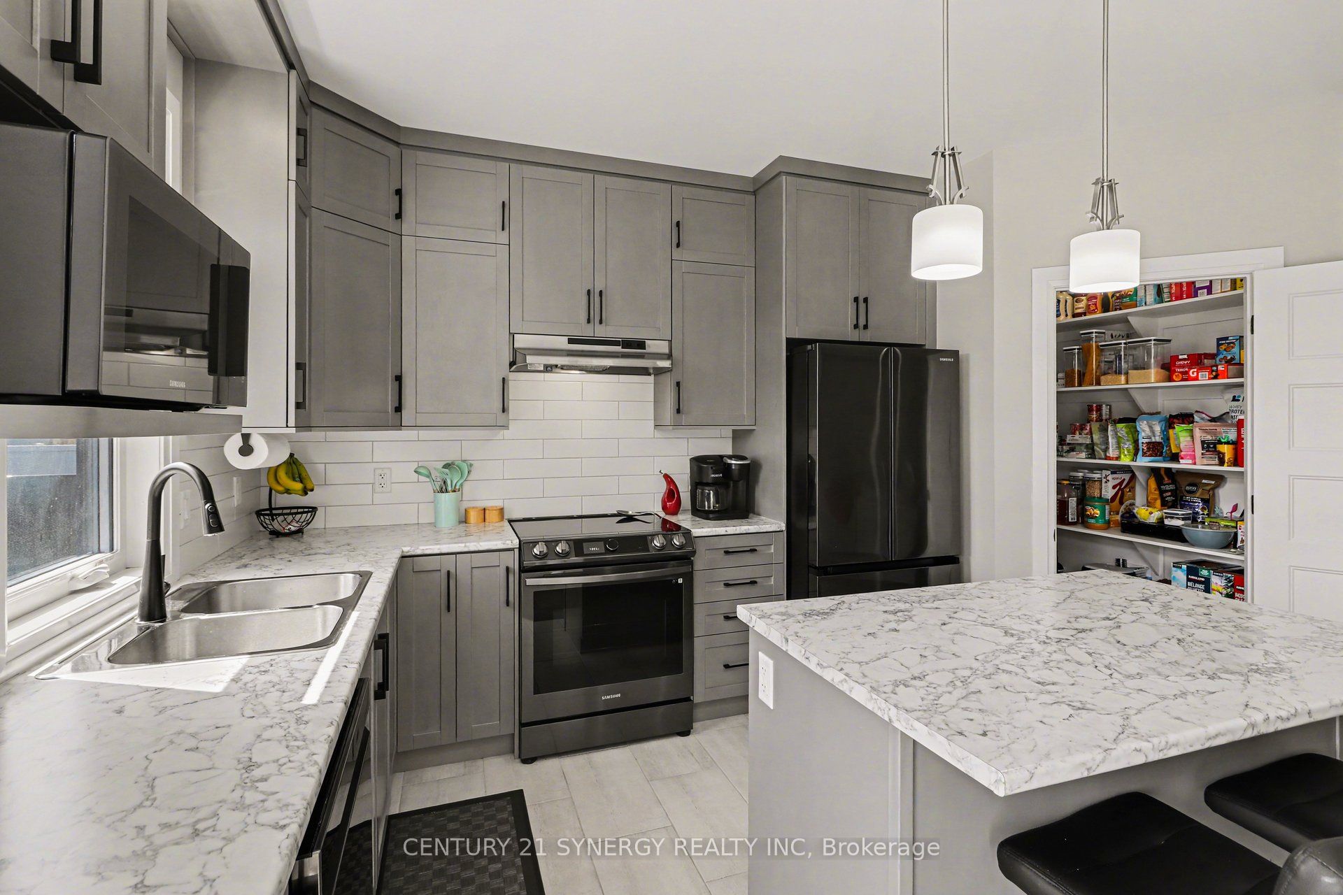 2011 Berne Street Property Photo 12