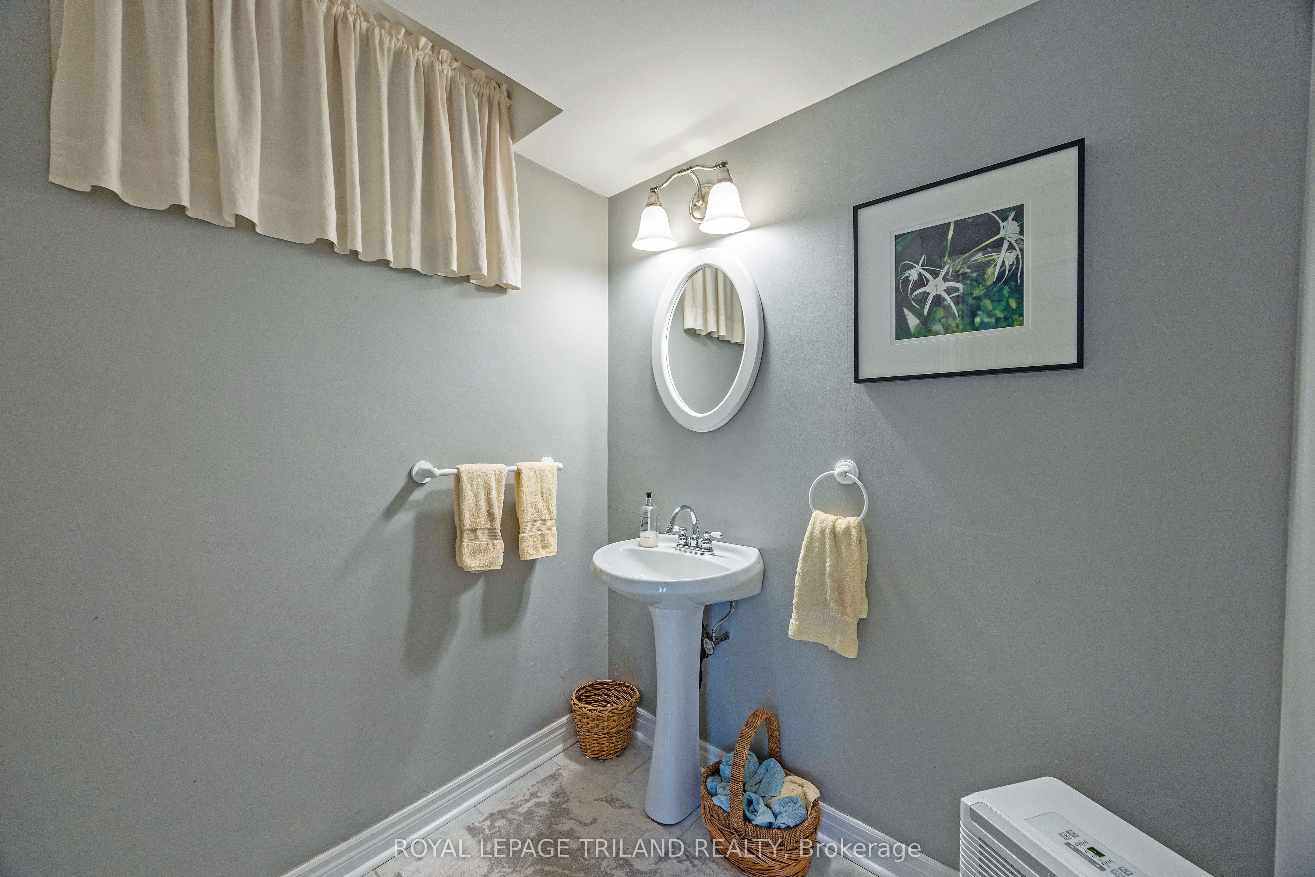 485 Valley Street Property Photo 7