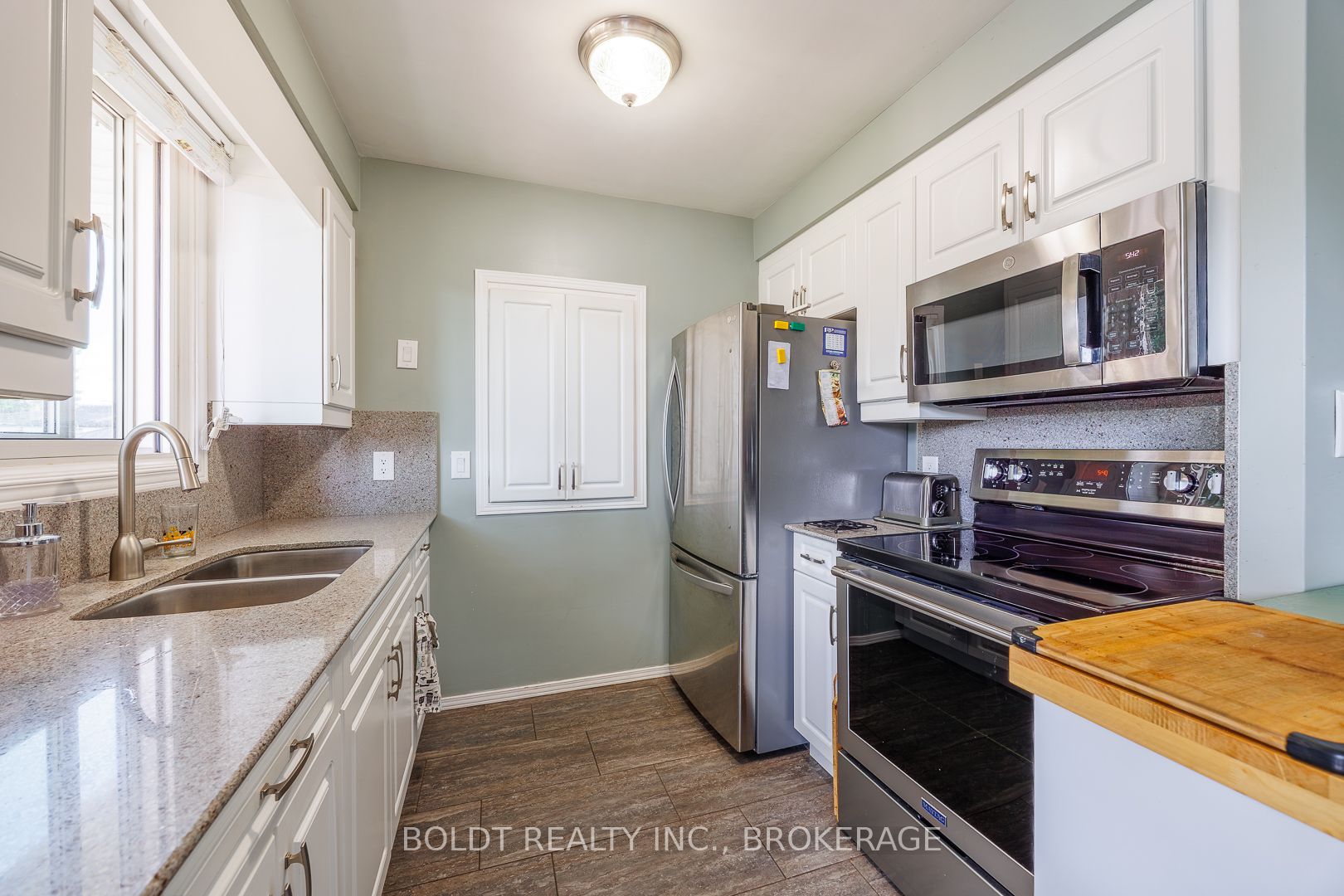 53 Huntley Crescent Property Photo 5