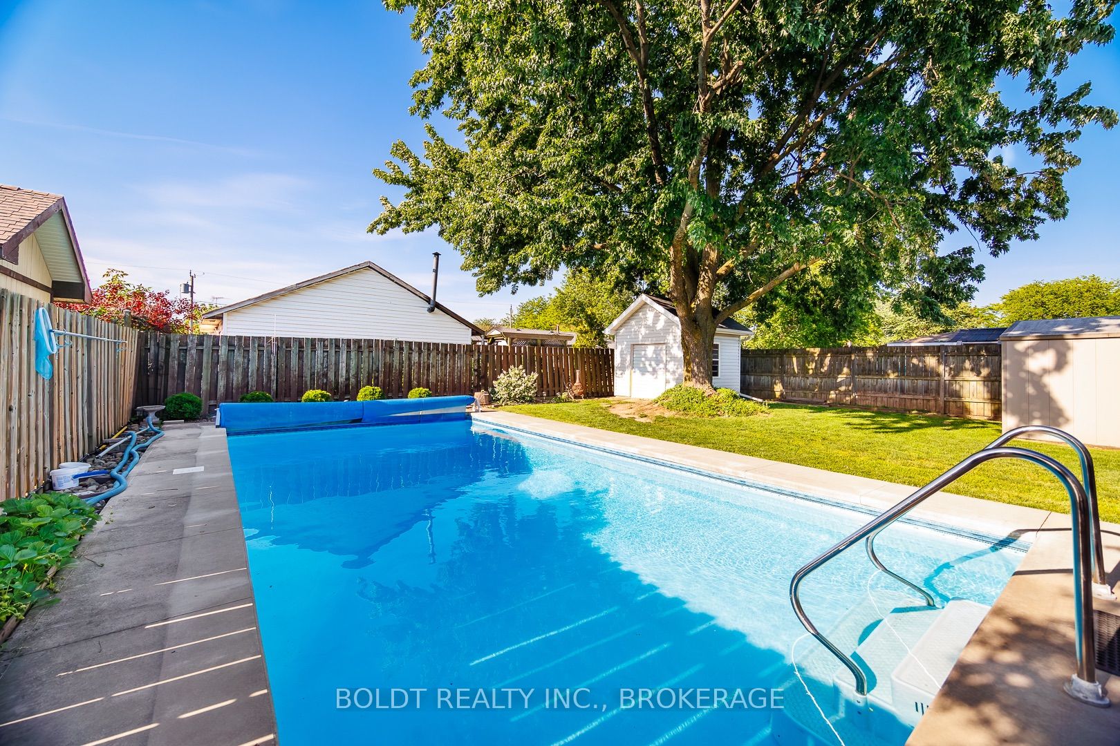 53 Huntley Crescent Property Photo 24