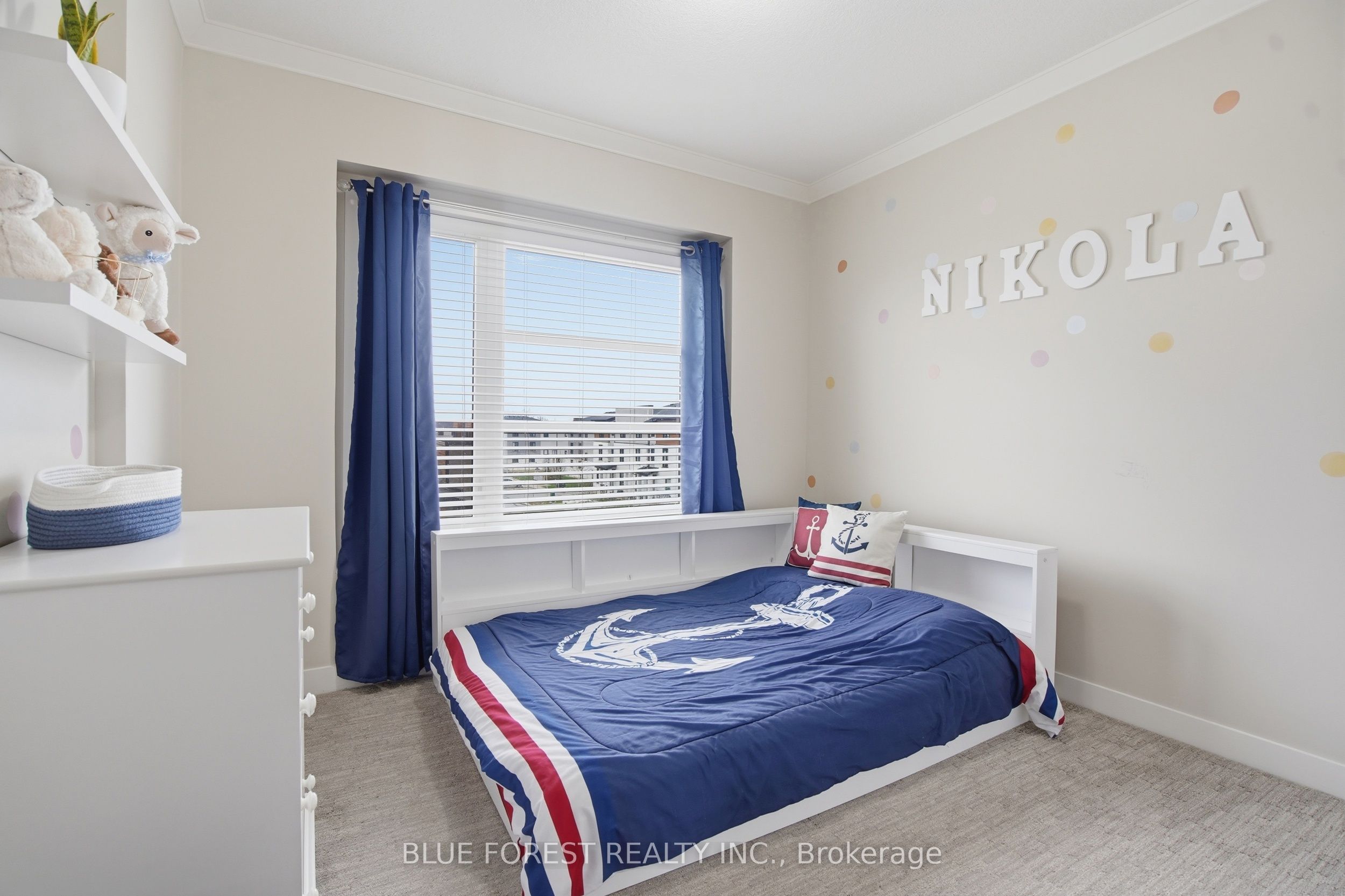 933 Sarnia Road Property Photo 32