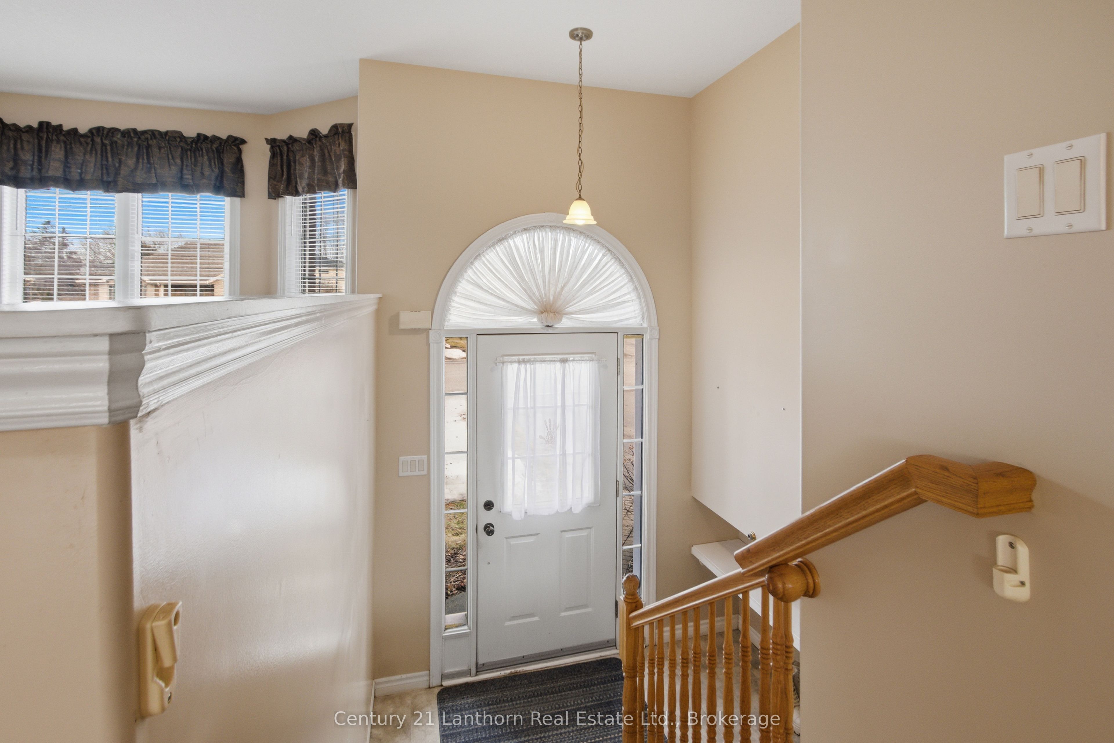 6 Chisholm Square Property Photo 5