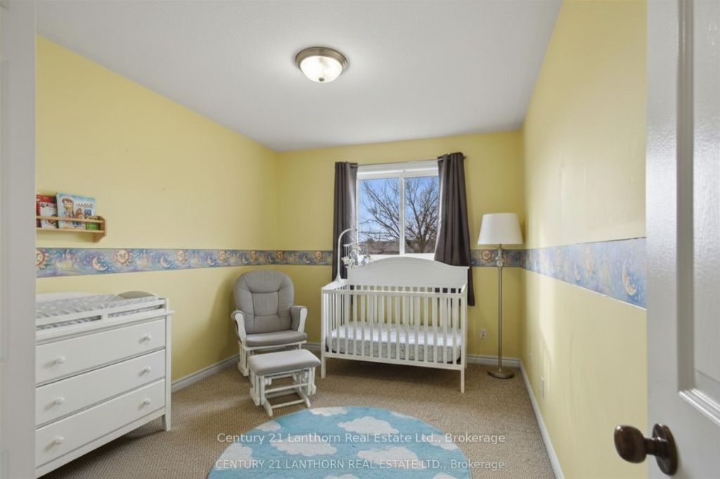 6 Chisholm Square Property Photo 13
